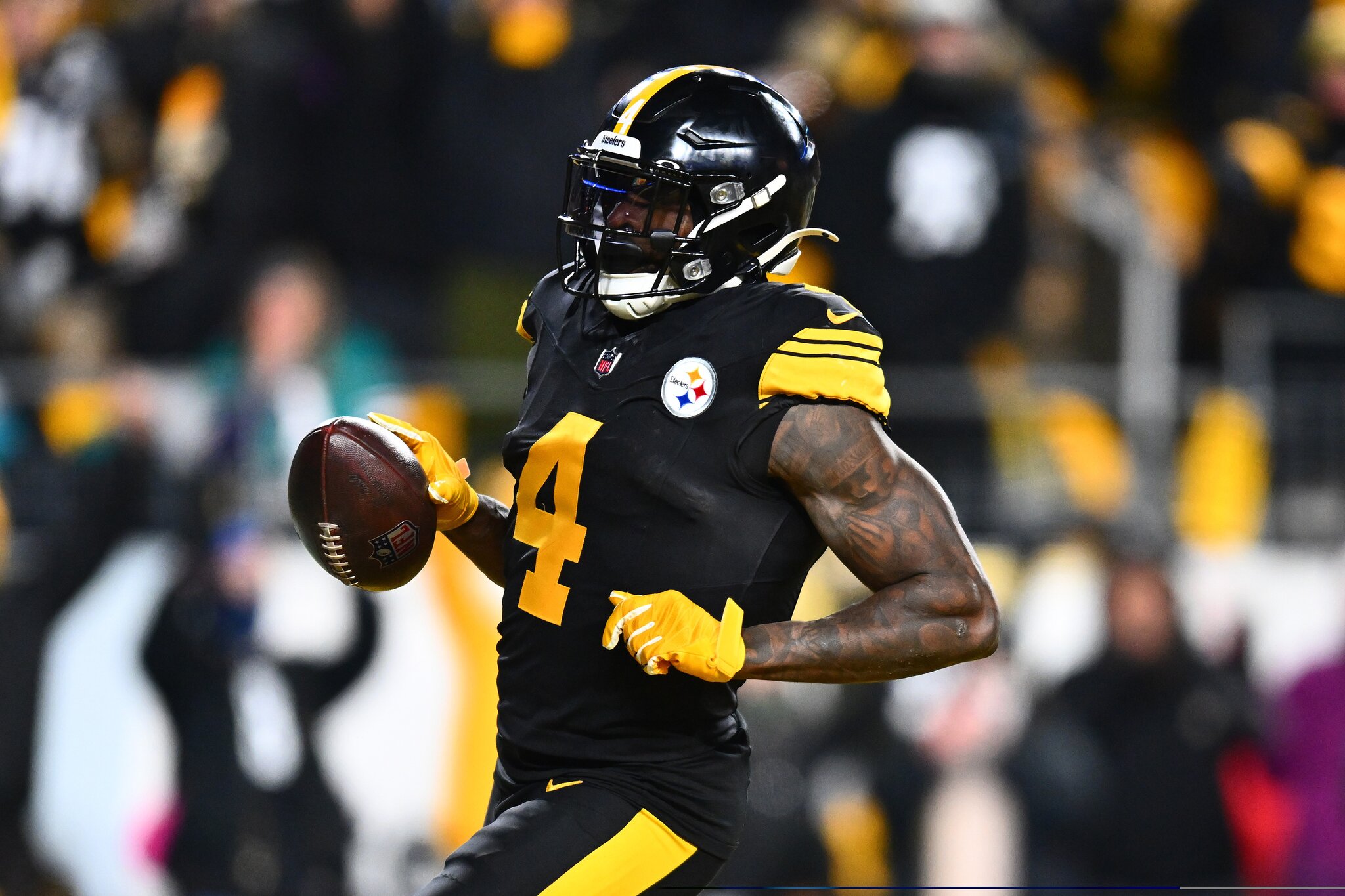 Steelers restructure DK Metcalf’s contract to free up cap space