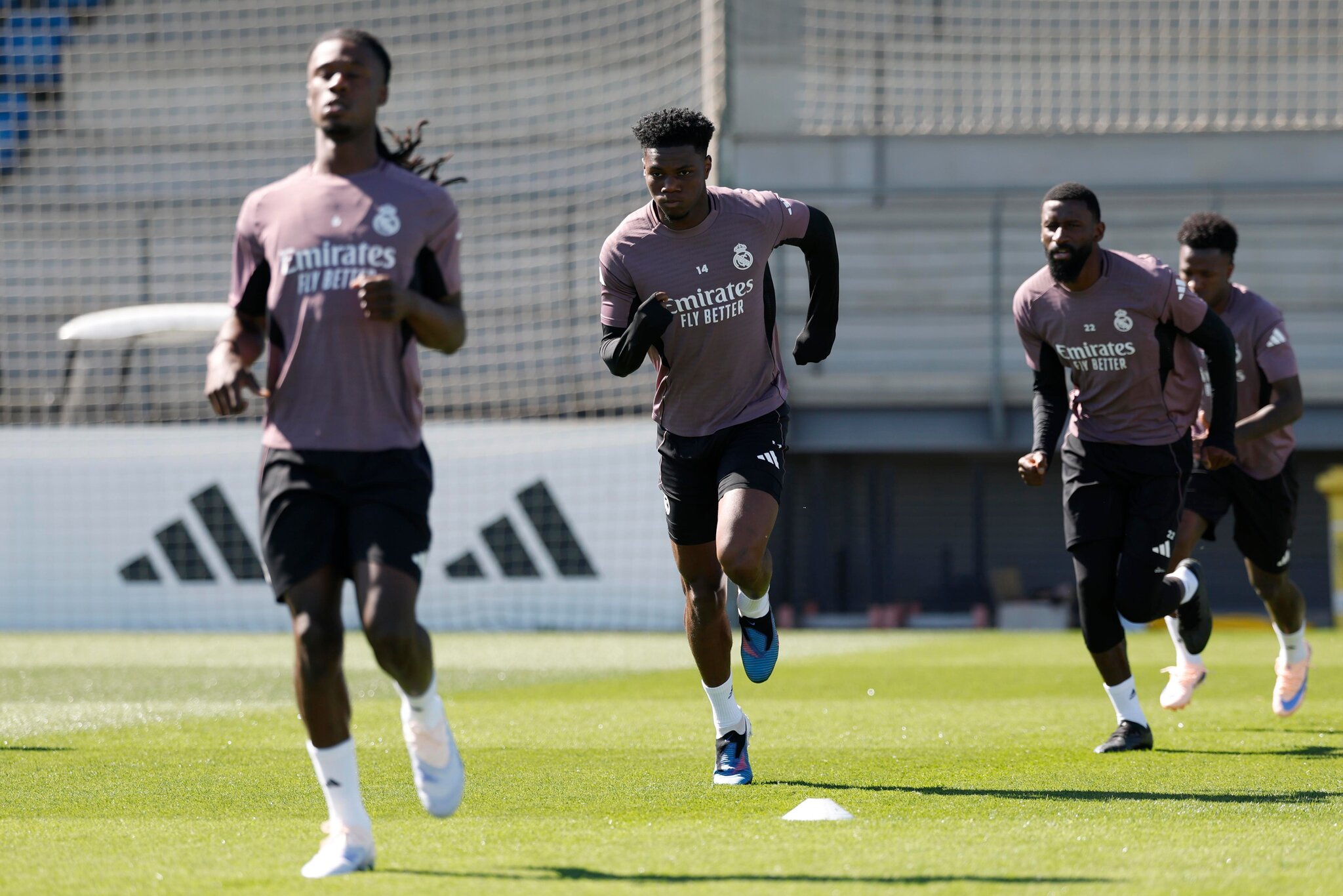 Rumor Mill: Manchester United waiting for opportunity with Aurelien Tchouameni and Eduardo Camavinga
