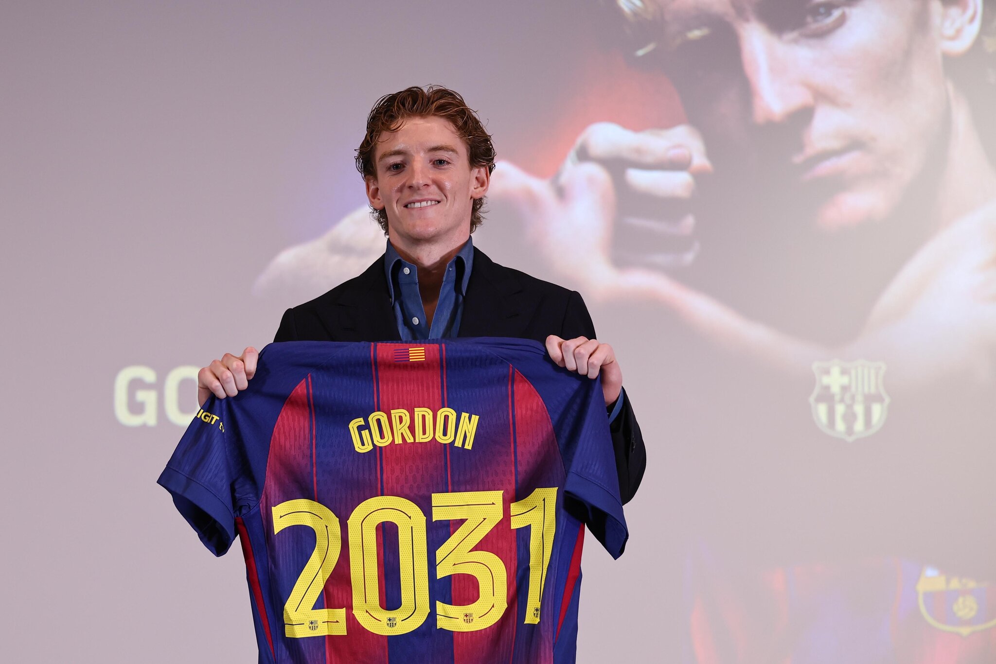 Anthony Gordon joins first Barcelona training session after World Cup