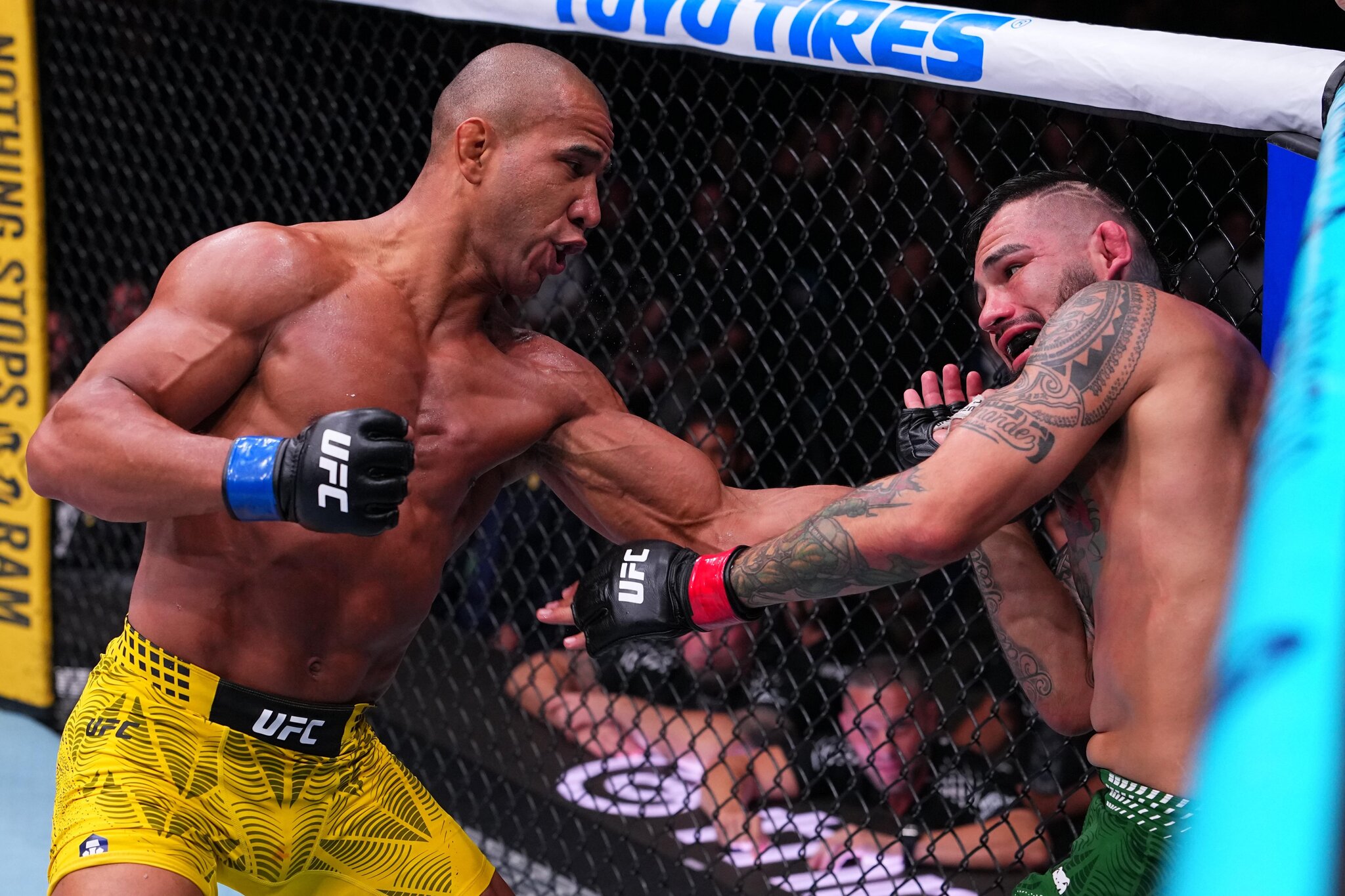 Anthony Hernandez blasts Gregory Rodrigues for ‘cheating’ and Herb Dean for not stopping it