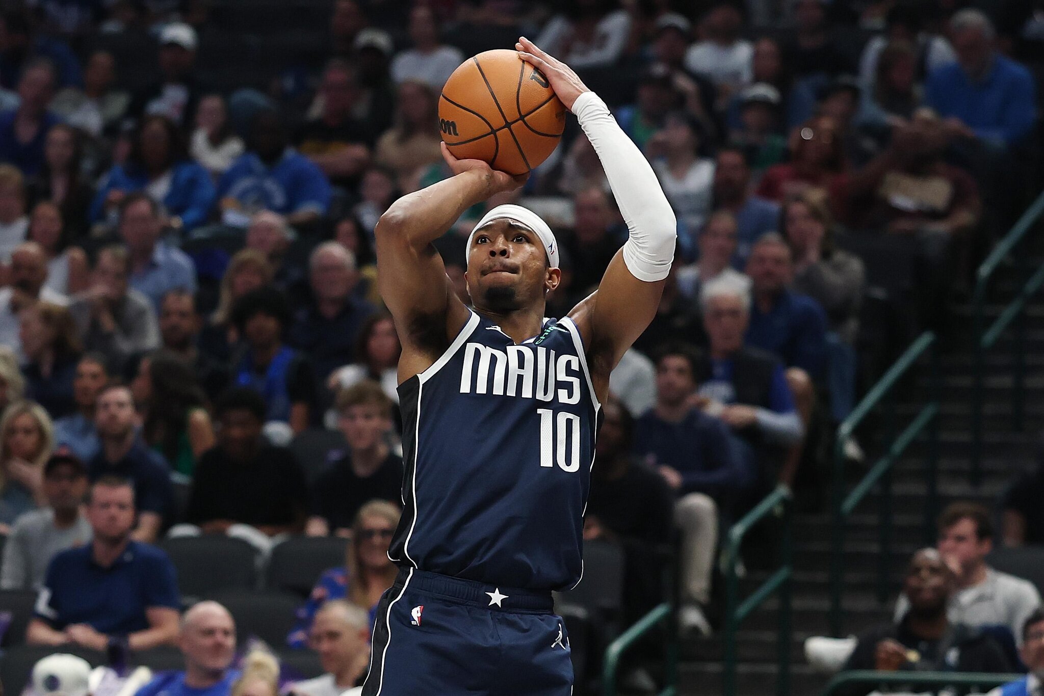 Report: Former Arizona guard Brandon Williams signs with Warriors