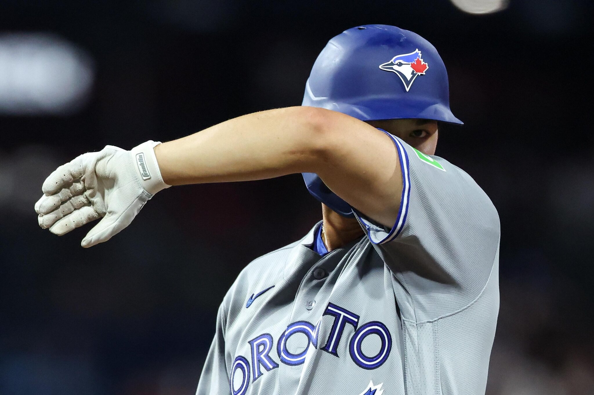 Jays Lose In Extra Innings