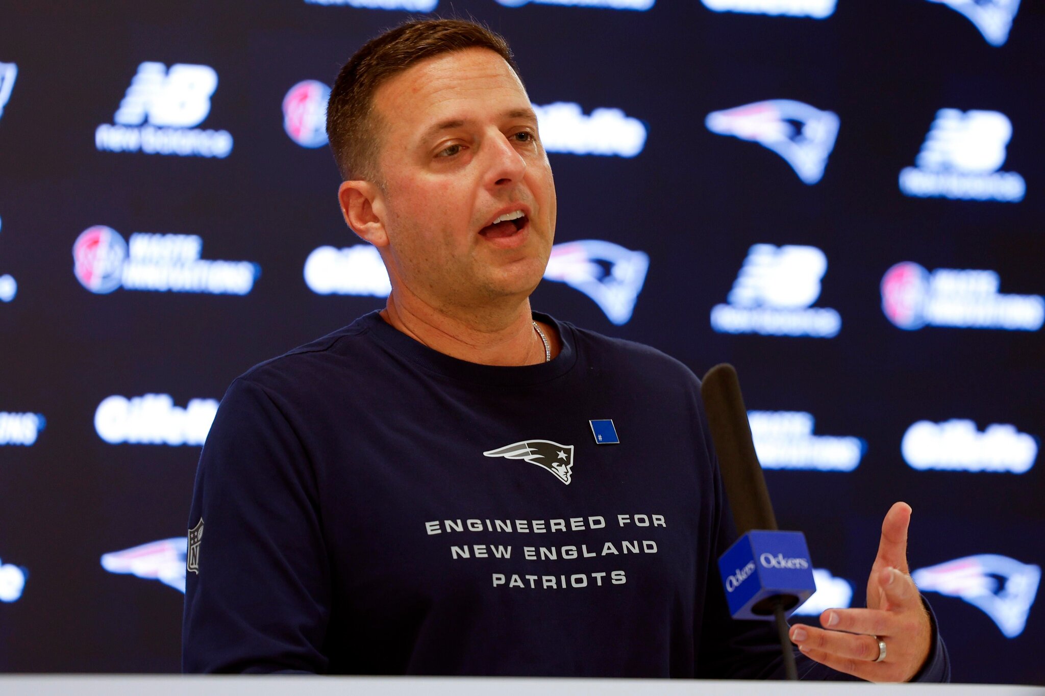 Patriots News: Front office stumbling, bumbling Gonzalez deal
