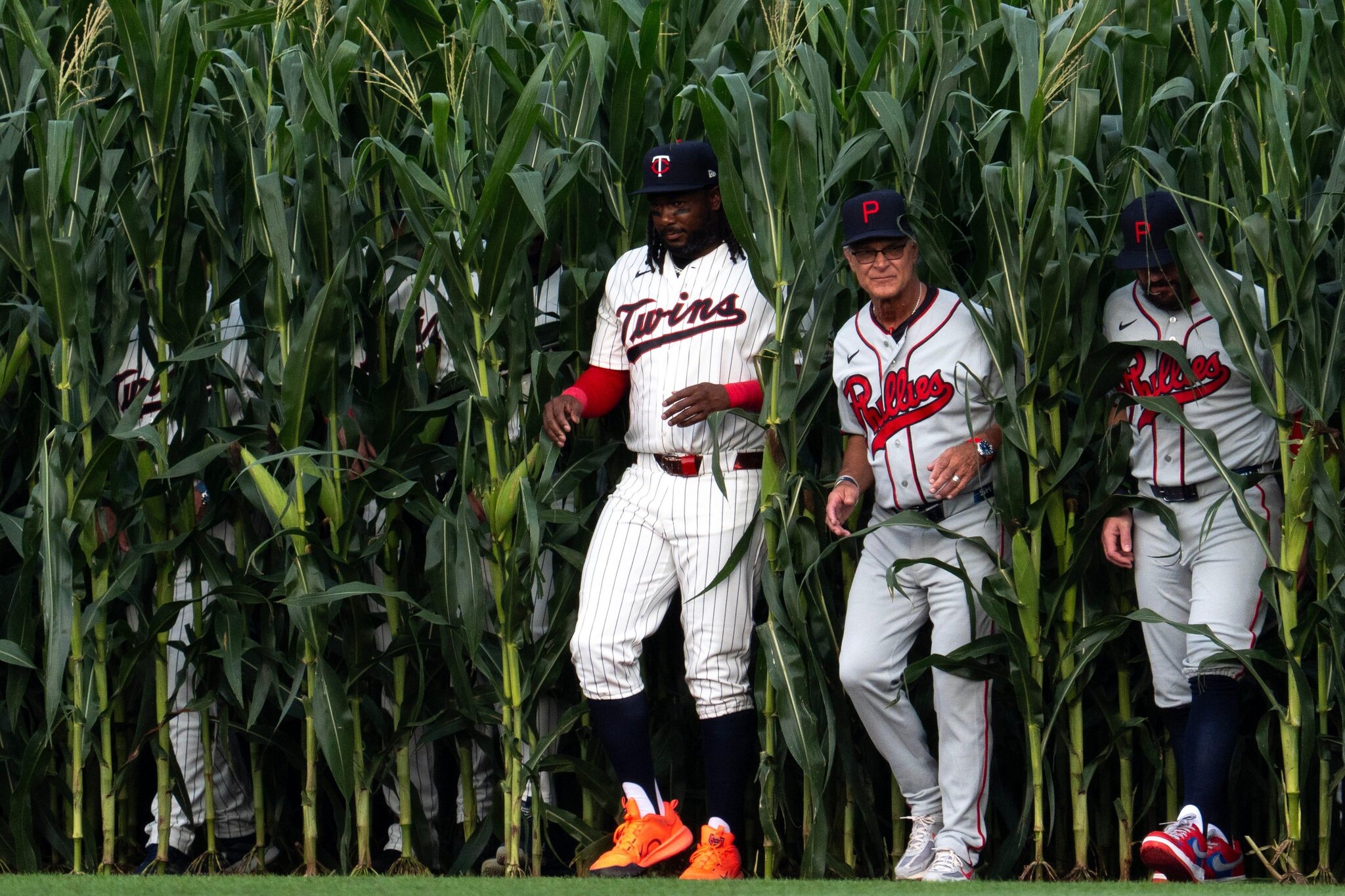 MLB News Outside The Confines: Wanna have a catch?