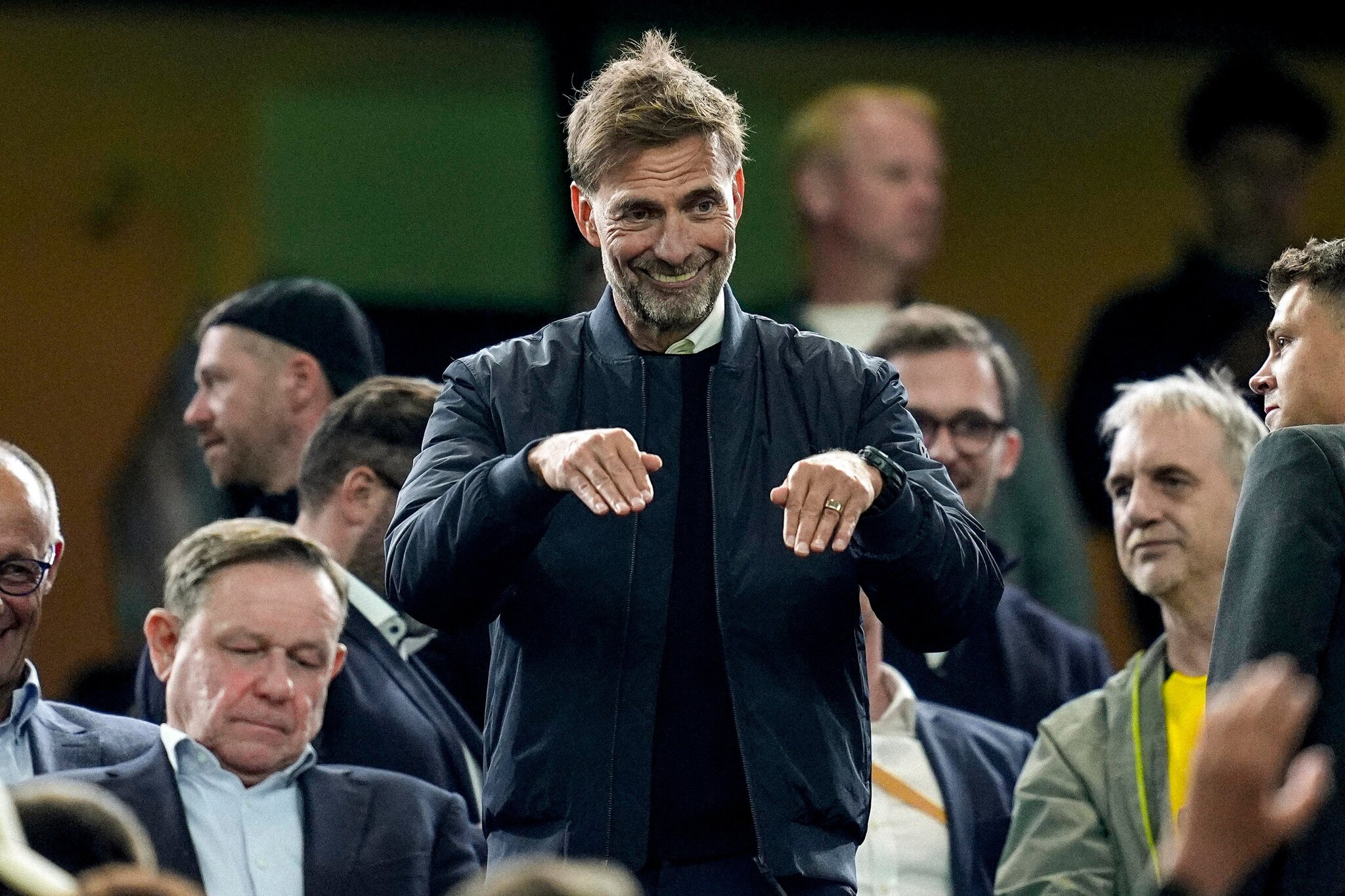Bayern Munich News: Jürgen Klopp has already spoken with key Bundesliga coaches, including FC Bayern’s Vincent Kompany; PSG,…