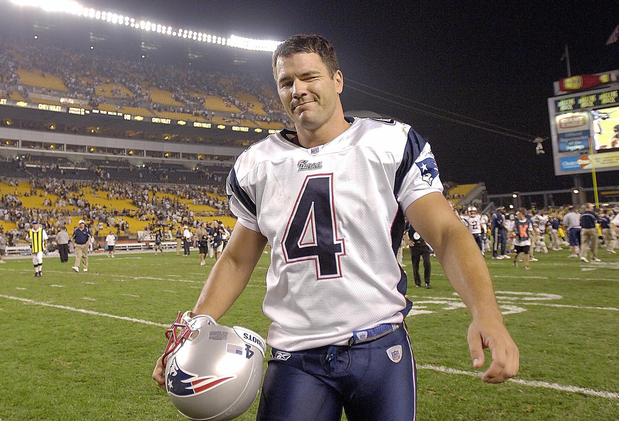 Mike Vrabel recalls his favorite Adam Vinatieri story