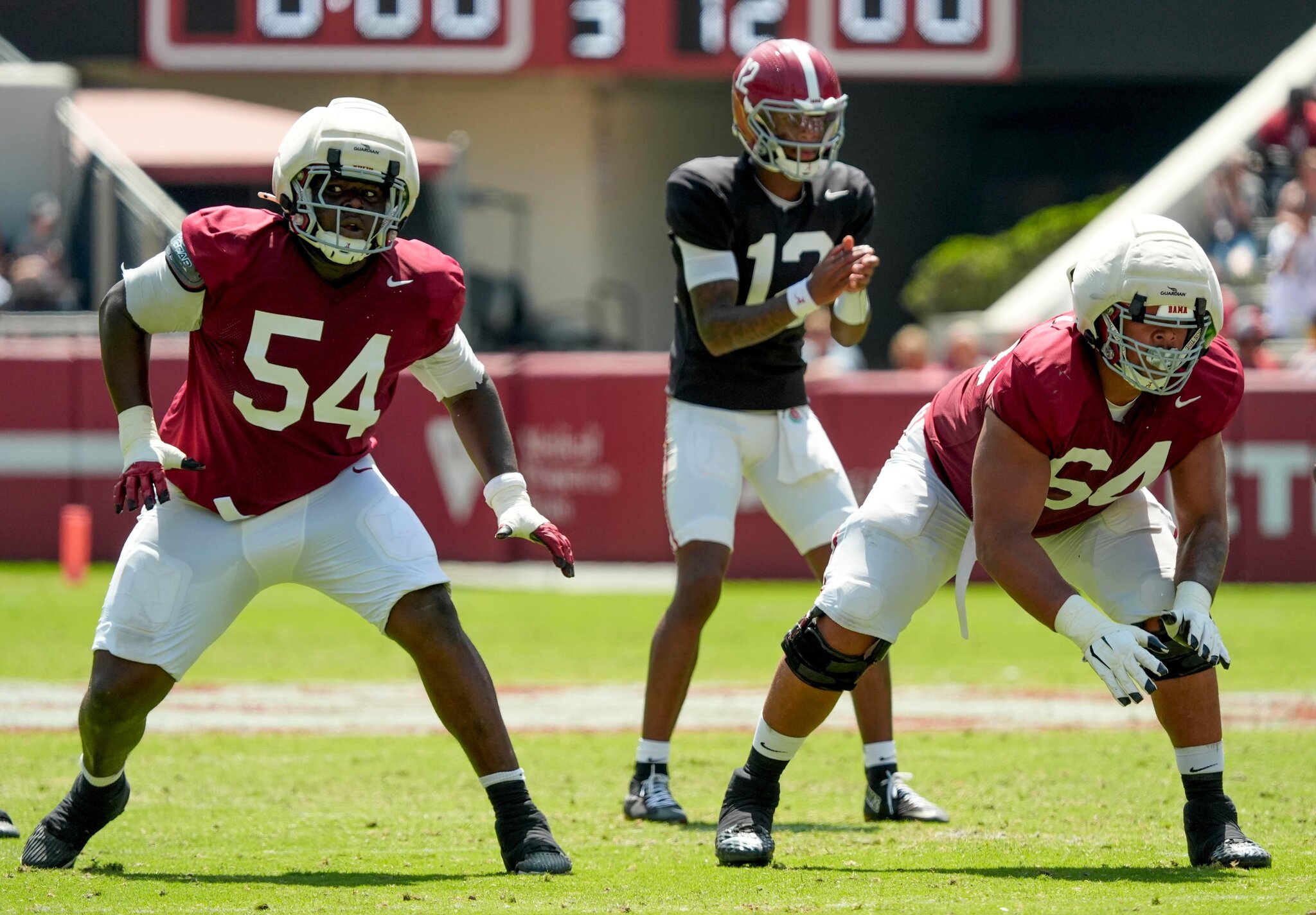 Jumbo Package: QB battle, run game at center stage for first fall scrimmage
