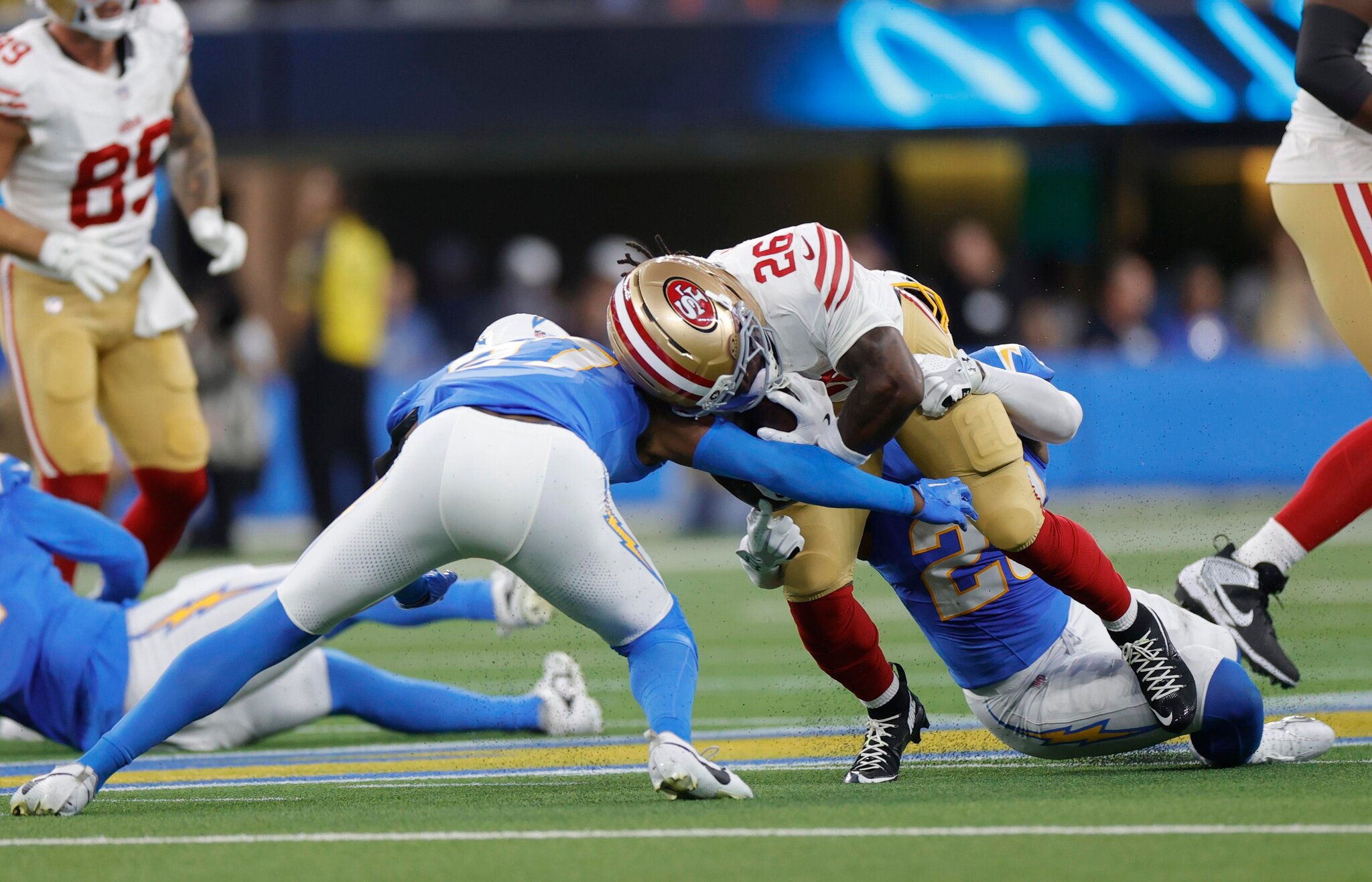 3 stars from the 49ers preseason finale: The depth at running back looks better than ever