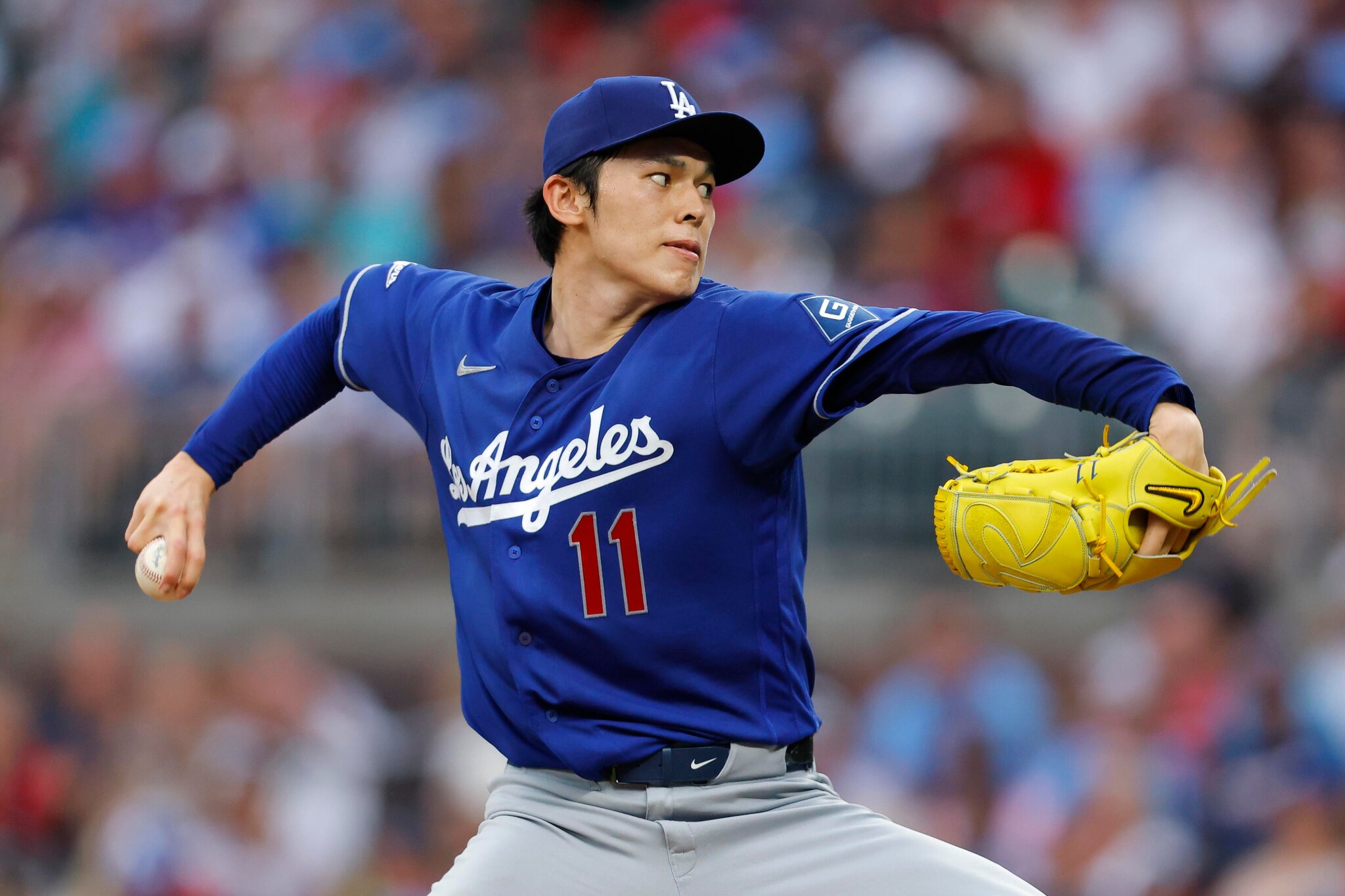 Roki Sasaki leaves early with blister on middle finger