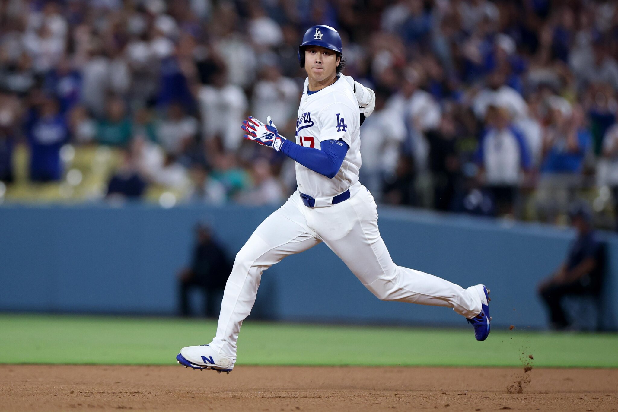 Shohei Ohtani biceps injury adds new wrinkle to Dodgers plans