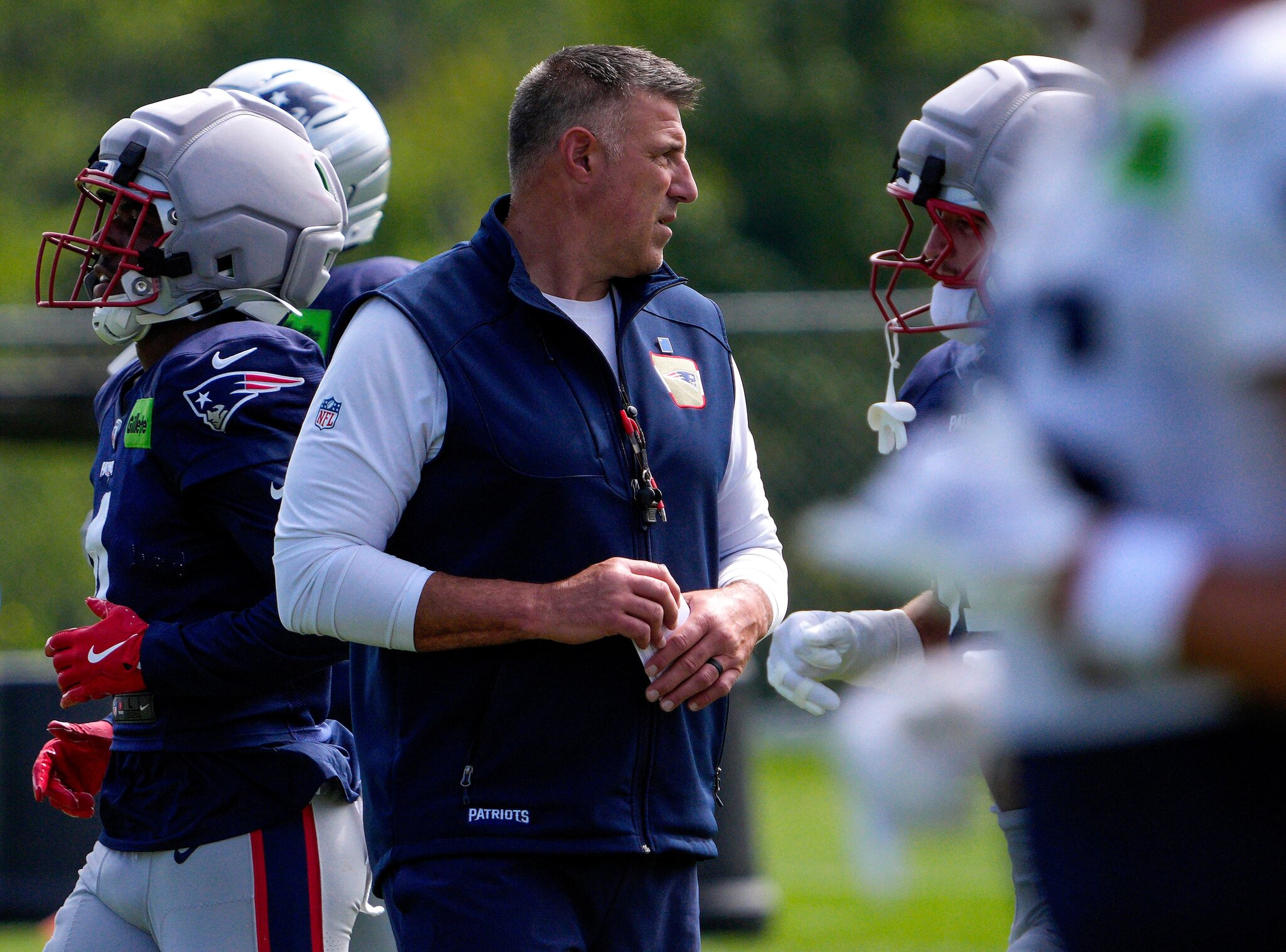 Patriots defense rises to Mike Vrabel challenge in second Eagles joint practice