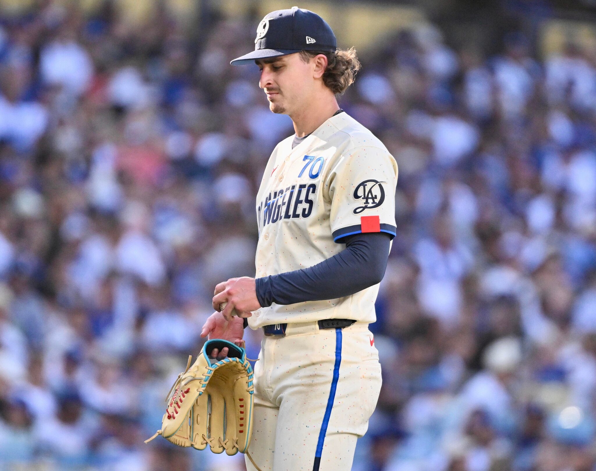 Justin Wrobleski on injured list, Dodgers call up Kyle Hurt