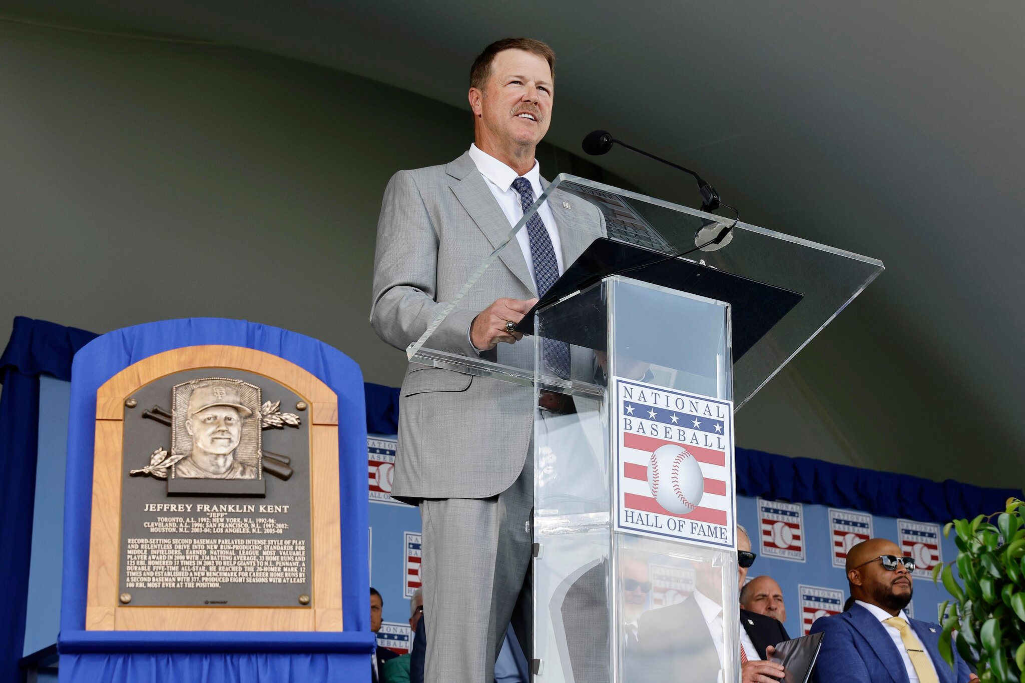 The Short Porch is thinking about Jeff Kent’s tribute to Ryne Sandberg