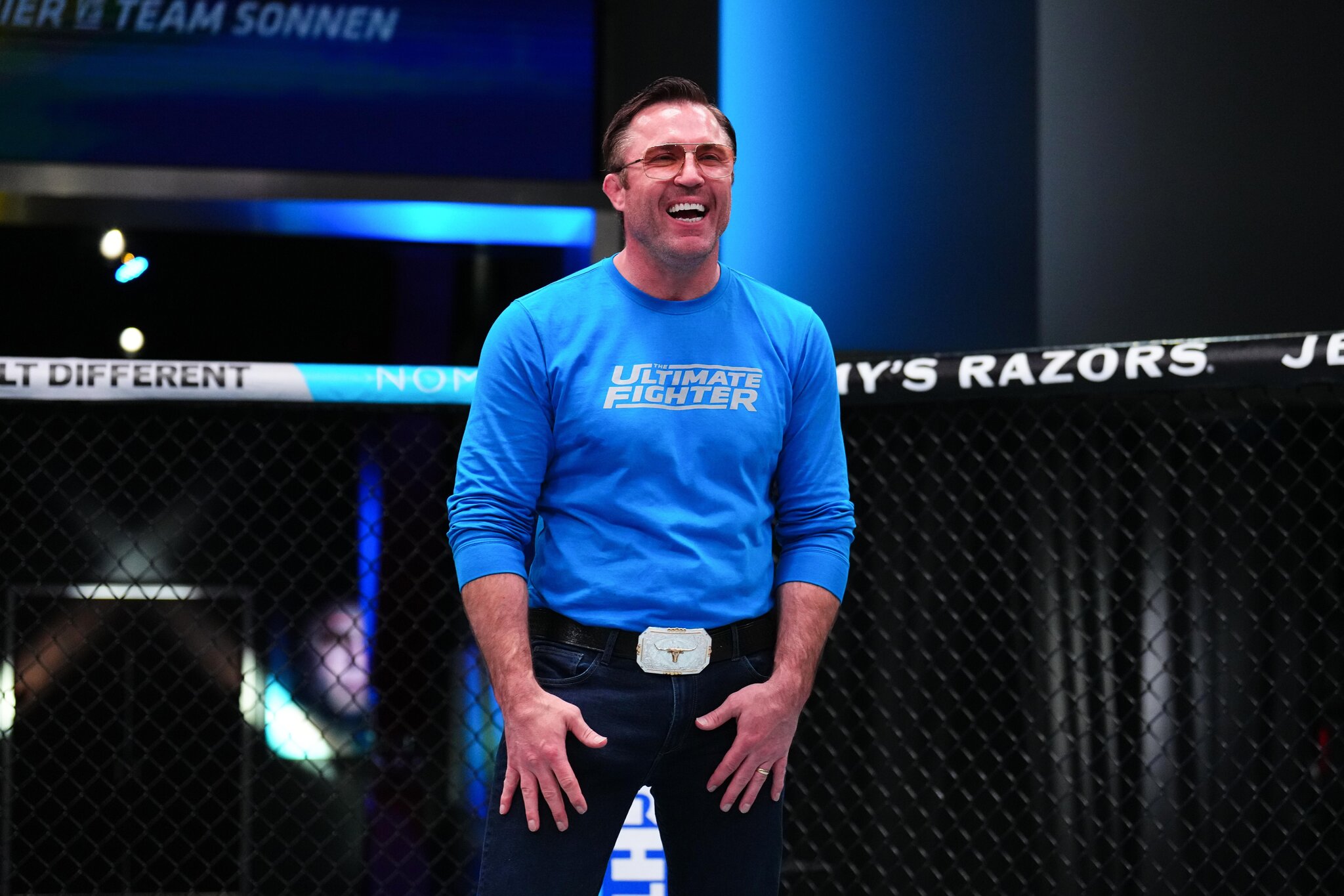 Morning Report: Chael Sonnen claims security guard asked him to arrange Dana White meeting, UFC fight