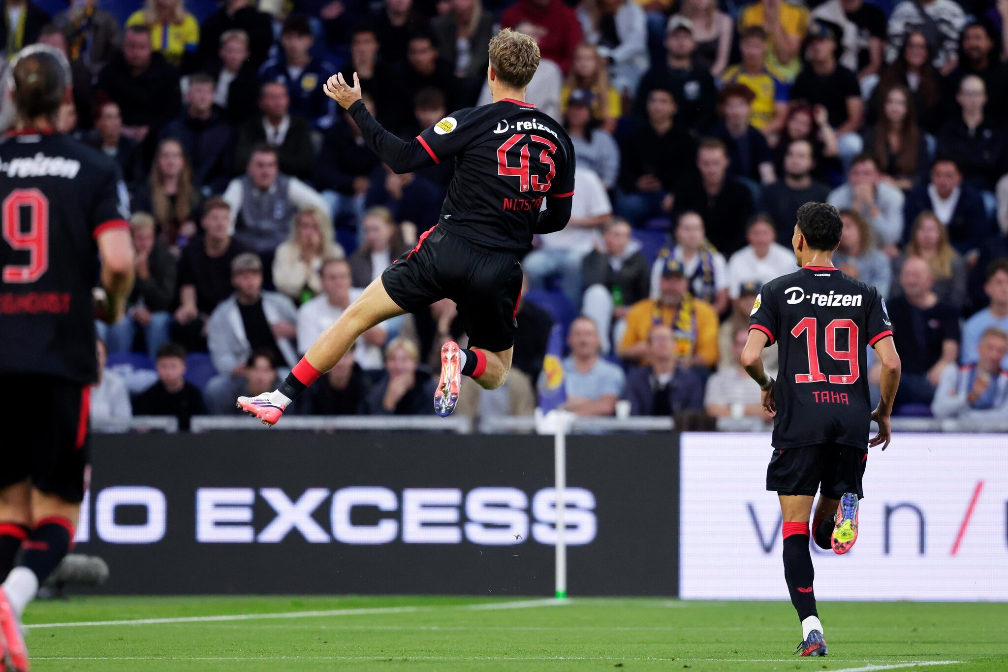 Barcelona target Ruud Nijstad scores stunner in FC Twente win