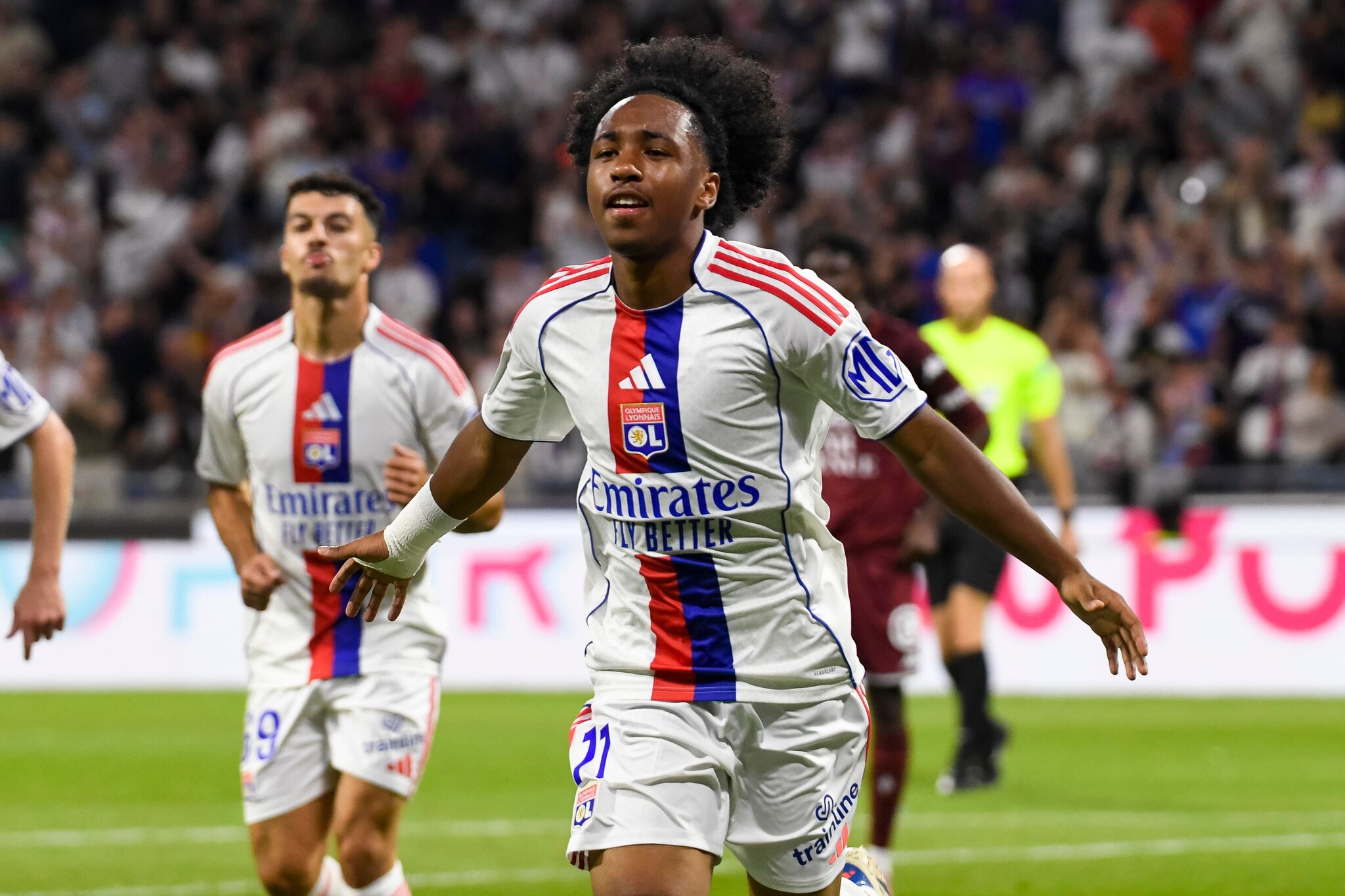 Transfer Updates: Oosterwolde Injuries, Competing for Kessie, Fofana Still in Fashion