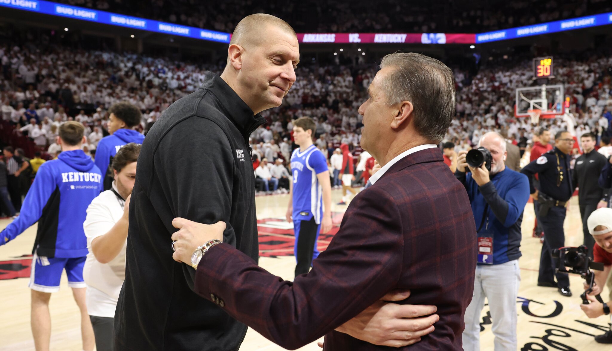 Joe Lunardi has Kentucky paired with Arkansas and Duke in new NCAA Tournament Bracketology