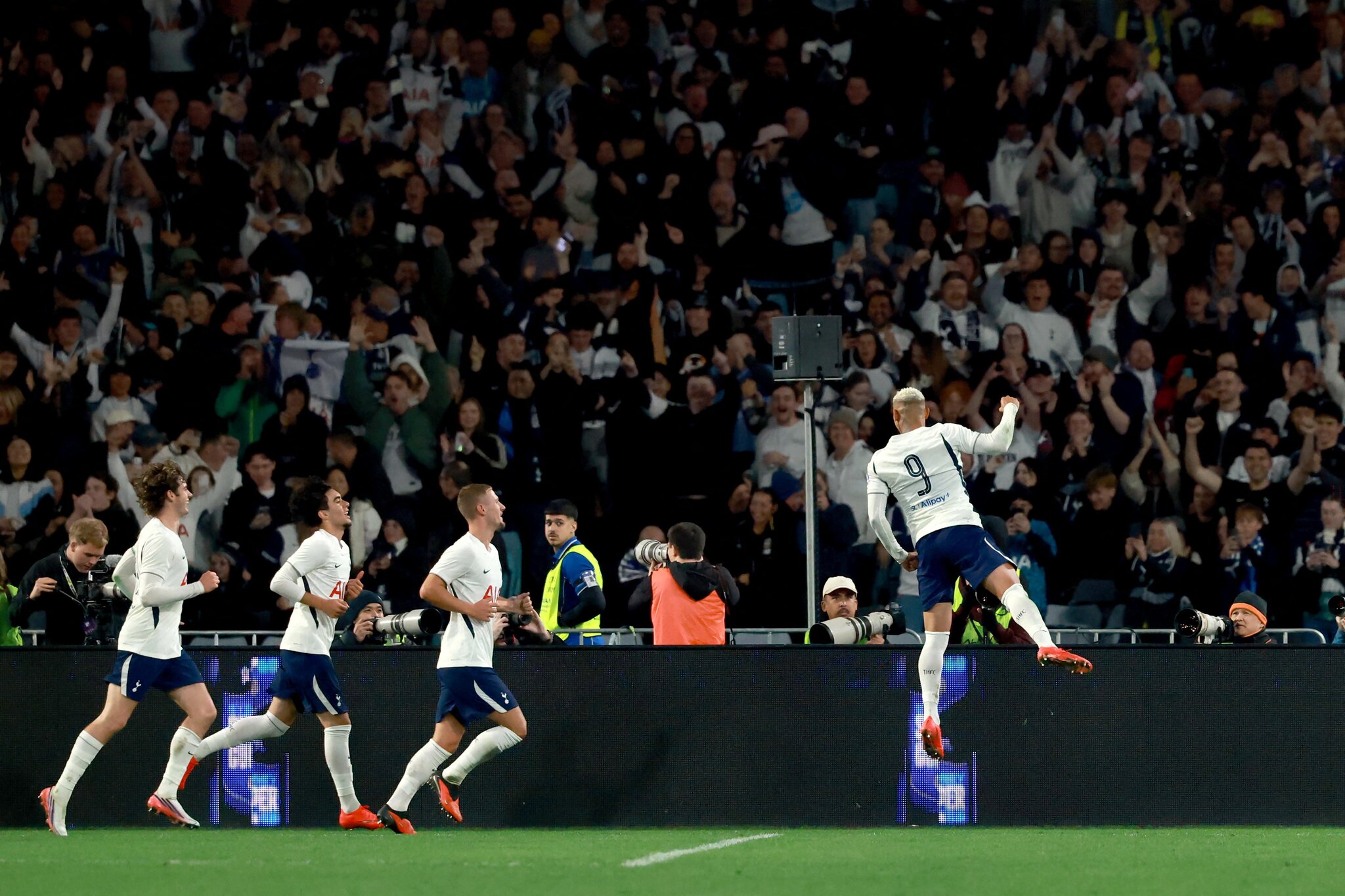 Chelsea 1–2 Tottenham Hotspur: Late Richarlison goal delivers Sydney Super Cup glory