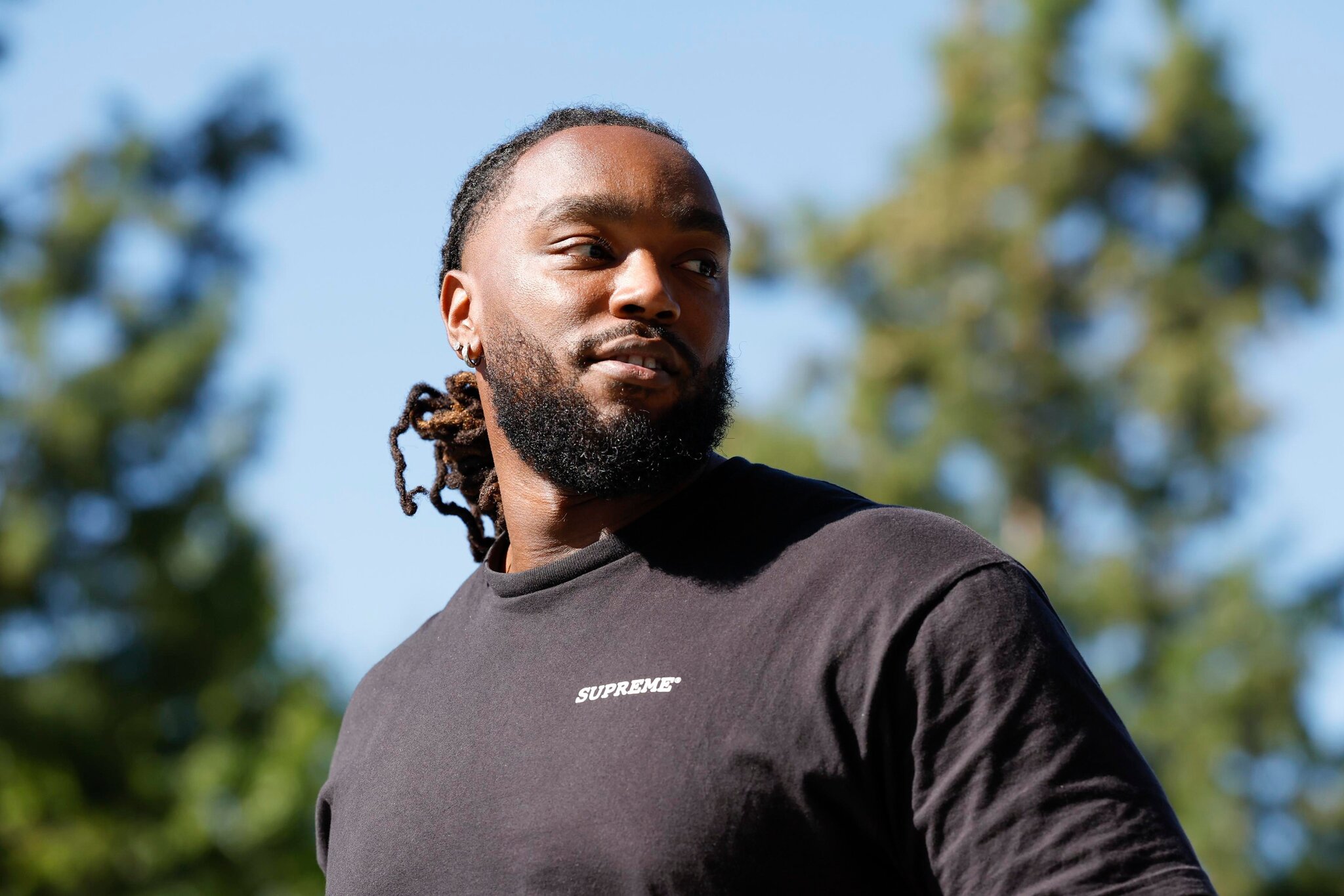 Eagles waive defensive lineman