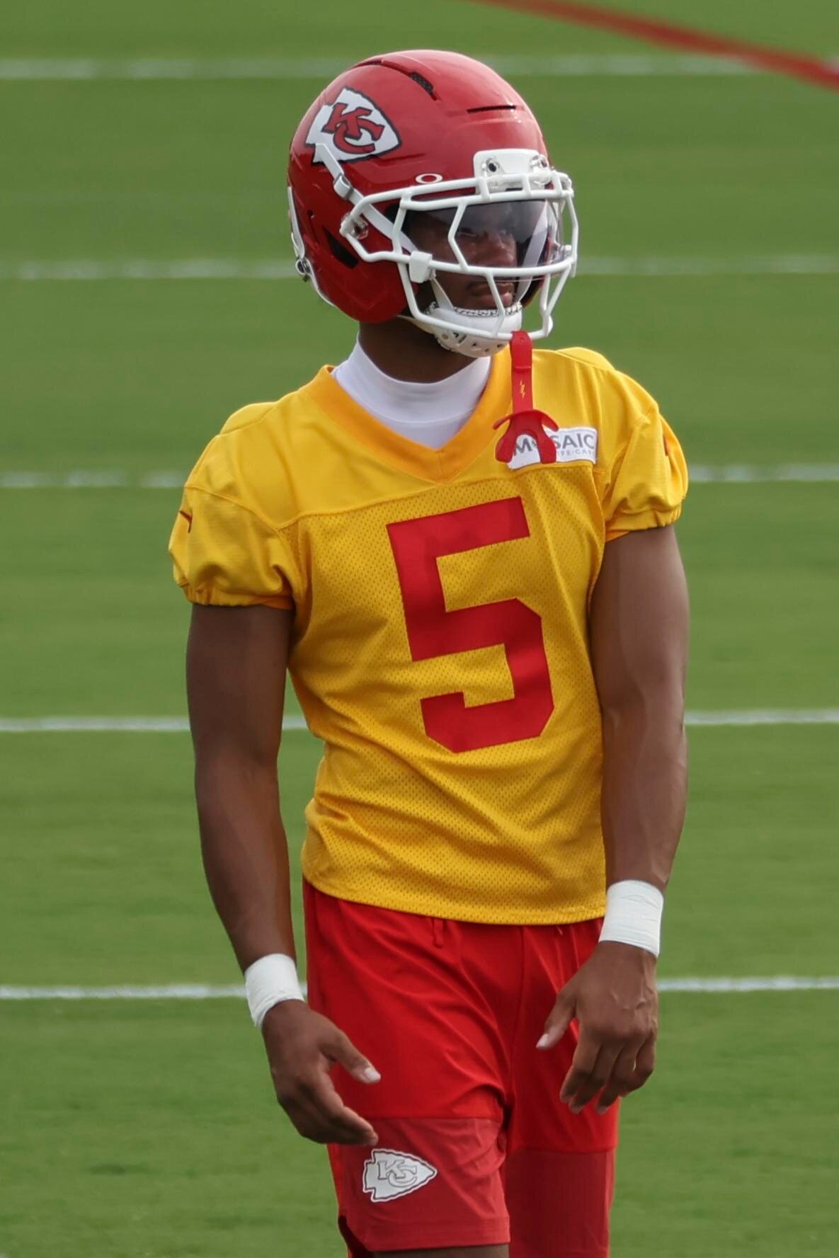Andy Reid says Mansoor Delane playing ‘one-handed’ early in camp
