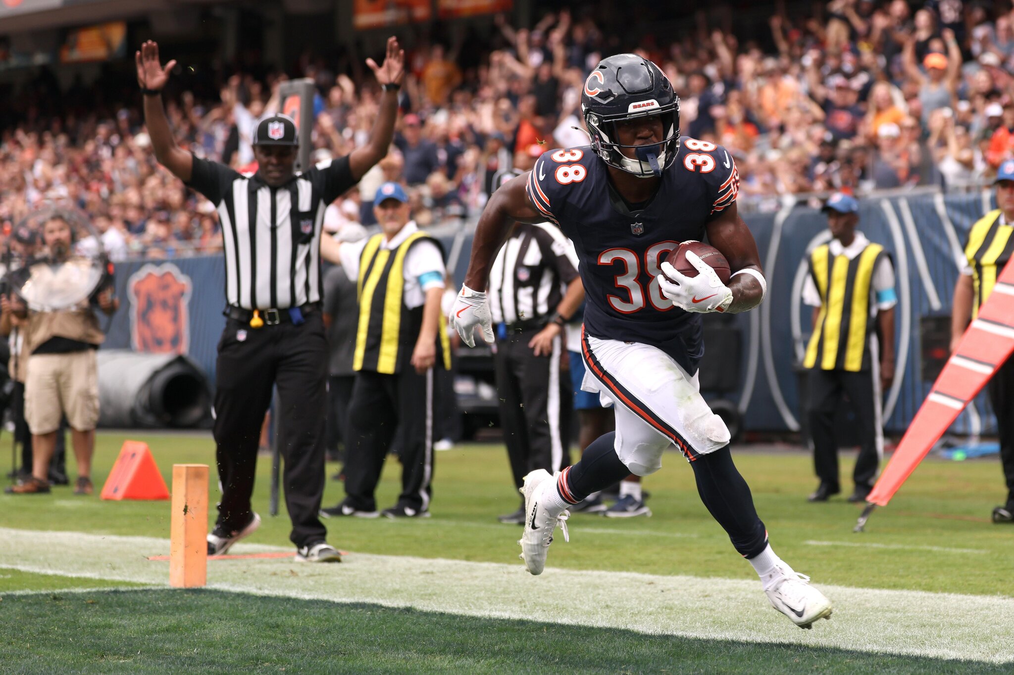 The Bear’s Den: Ozzy Trapilo is back, and Kyle Monangai was hurt Sunday in practice