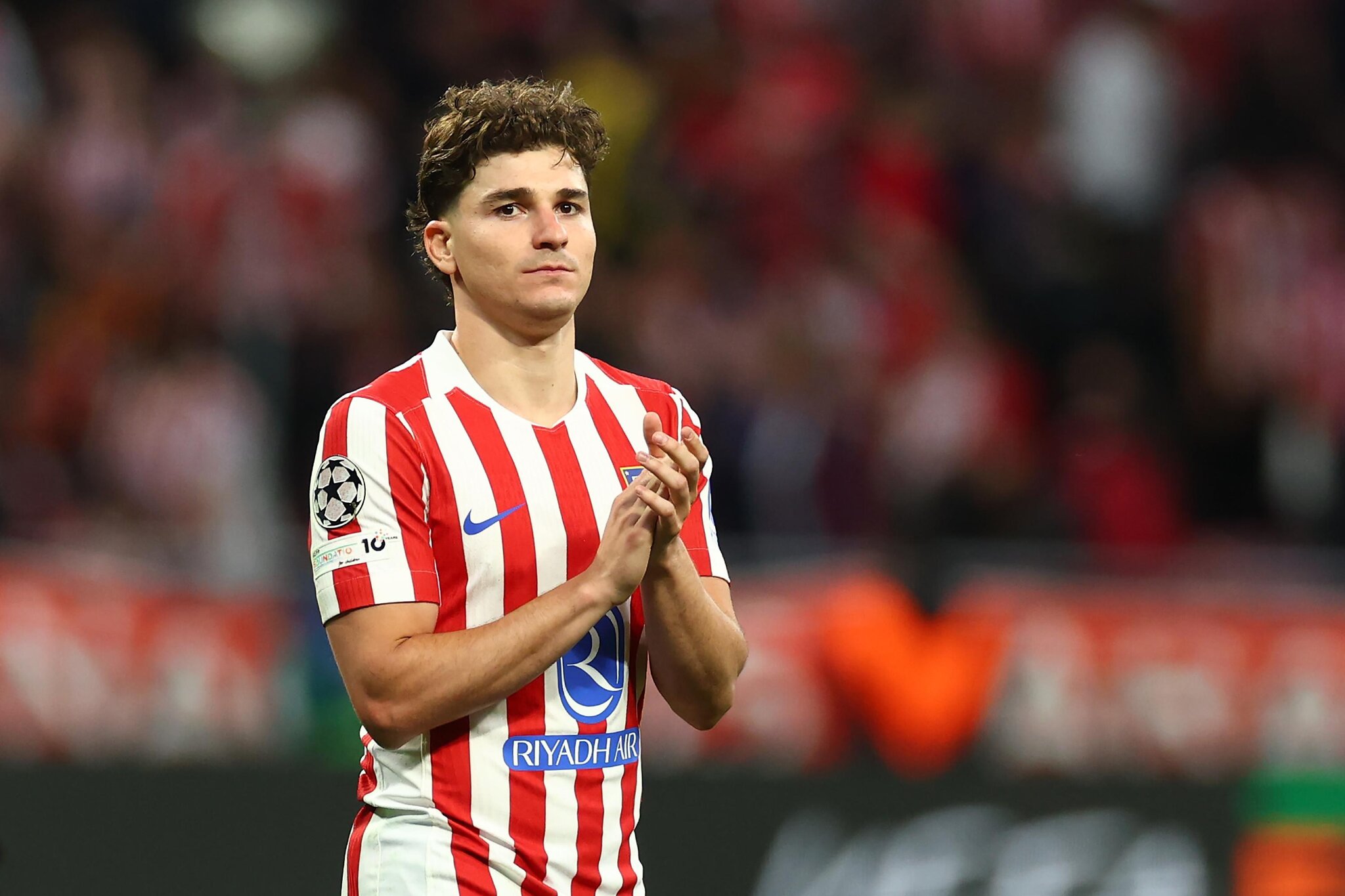 Julian Alvarez has three ways out of ‘complicated situation’ with Barcelona and Atletico