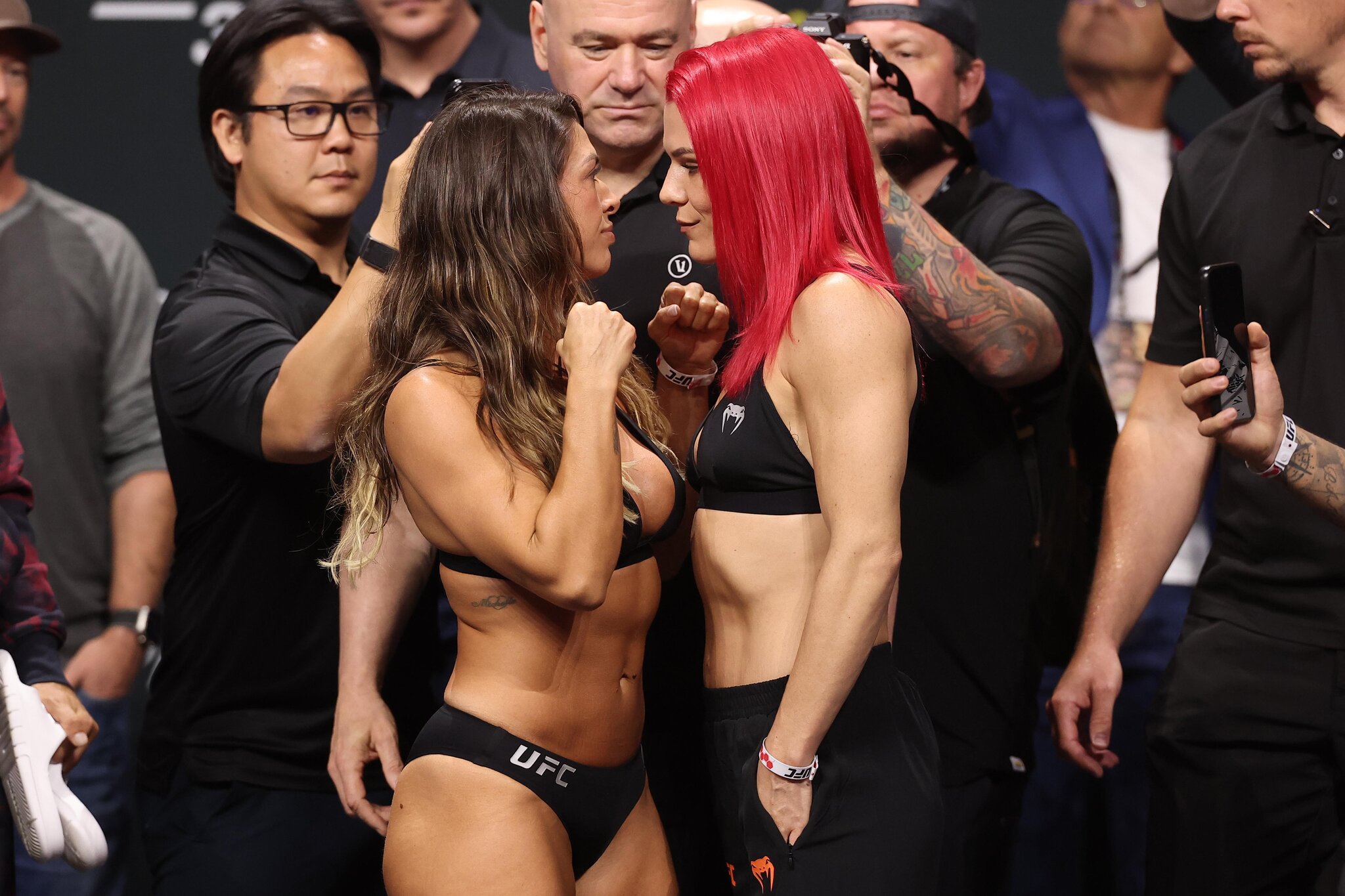 UFC 330 live blog: Mackenzie Dern vs. Gillian Robertson
