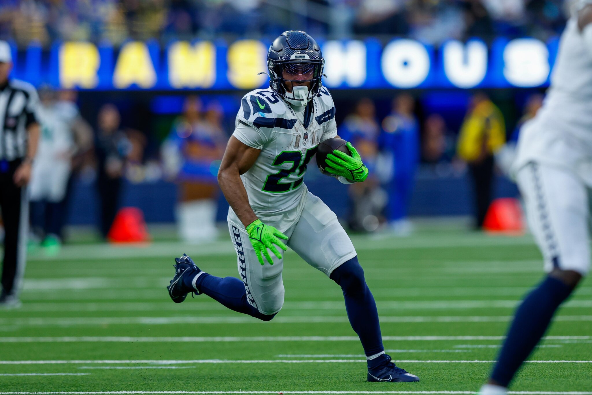 Seahawks Roster News: Running back Kenny McIntosh waived