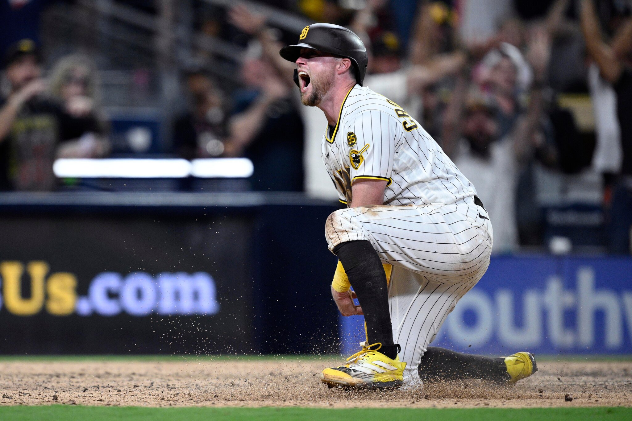 Padres rally to beat Twins