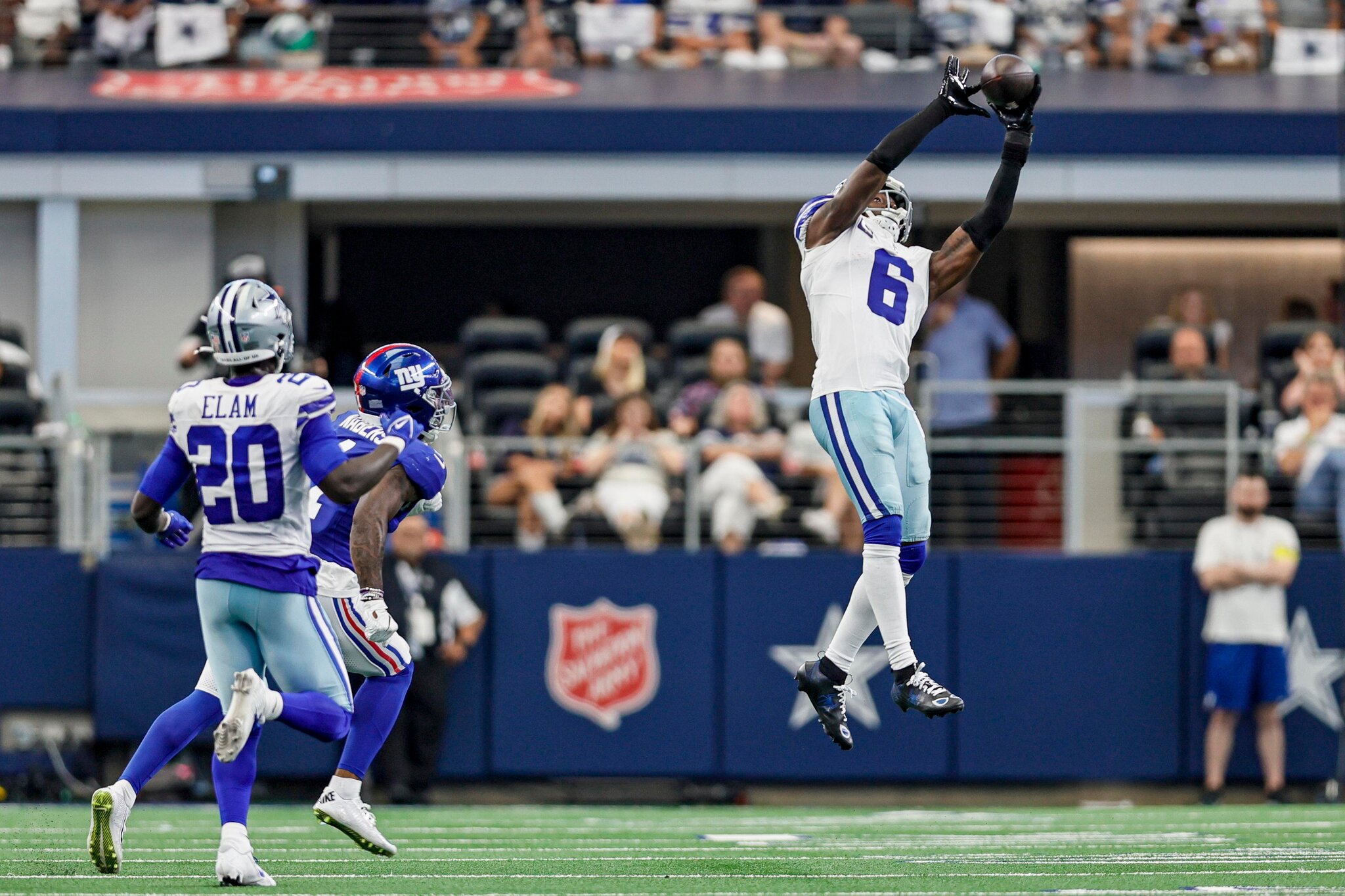 Seahawks working out longtime former Dallas Cowboys starter