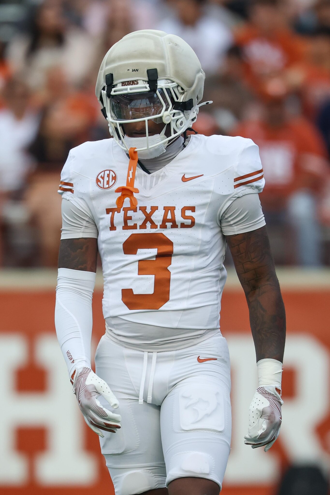 Three Texas standouts selected for Lombardi Award watch list