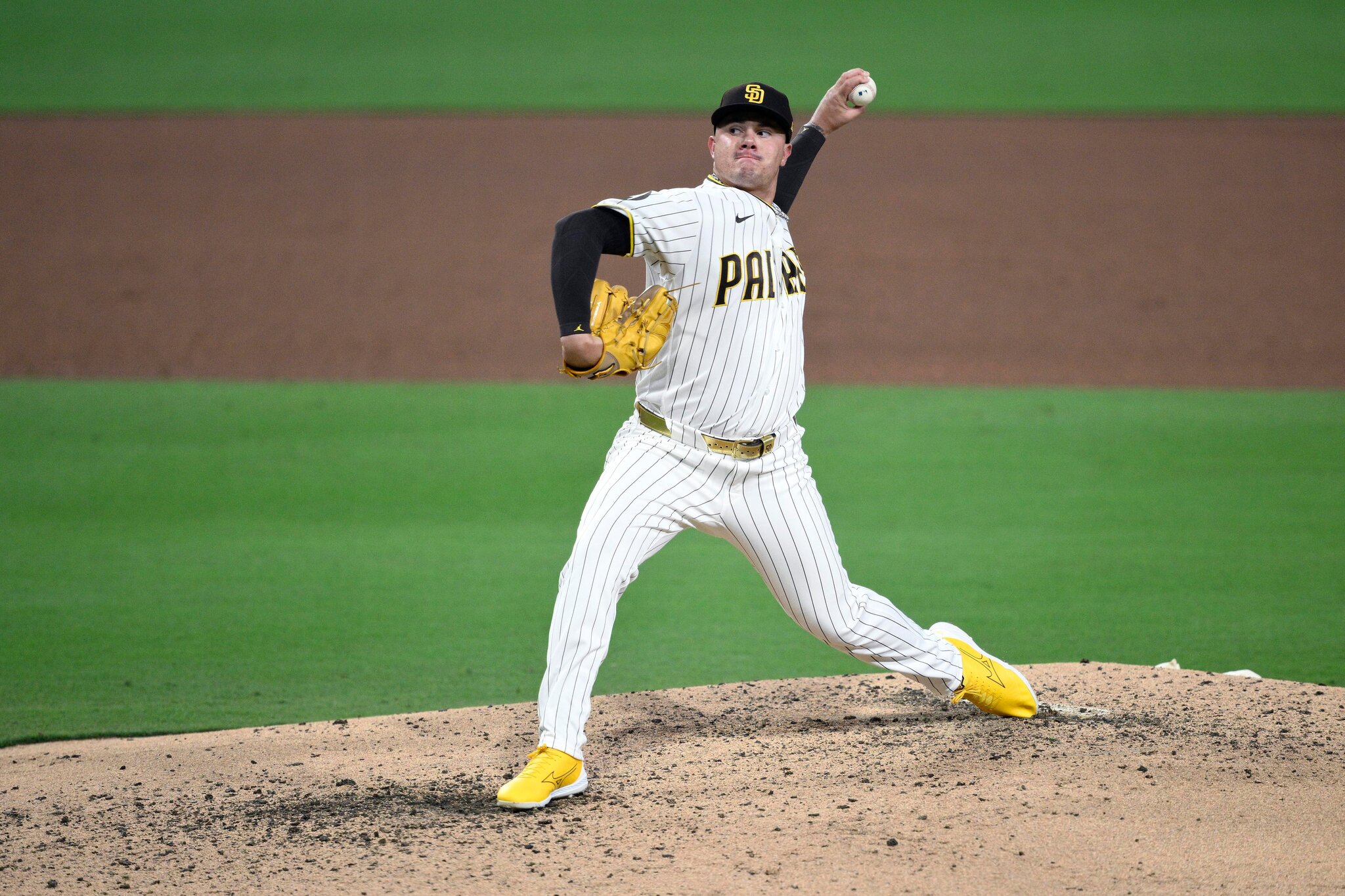 Gaslamp Ball Reacts Survey: Padres have valuable lefty, should they keep him?