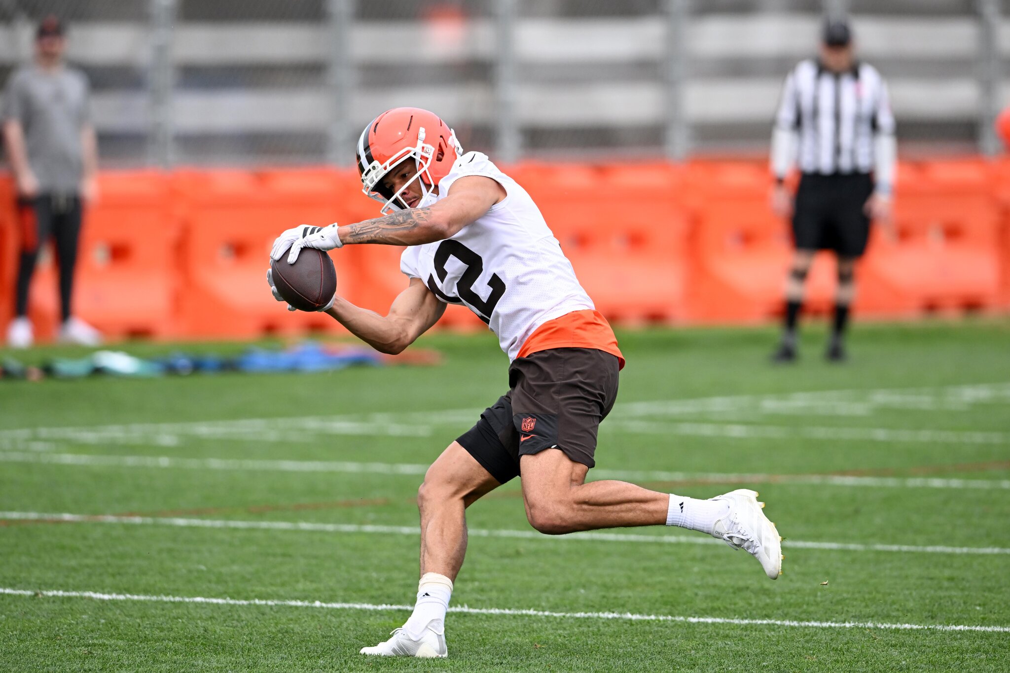 Which Browns rookie has the best chance to win Rookie of the Year?