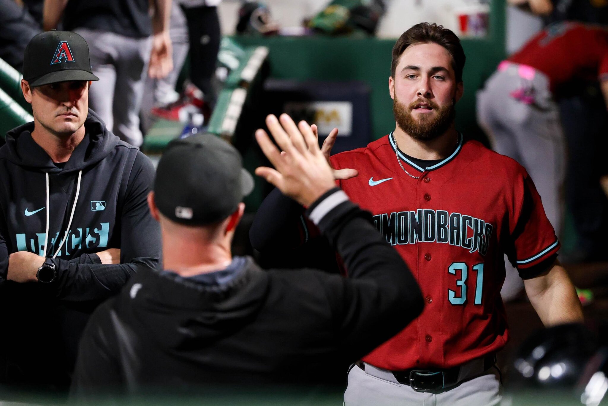 Diamondbacks continue to decide whether to buy or sell