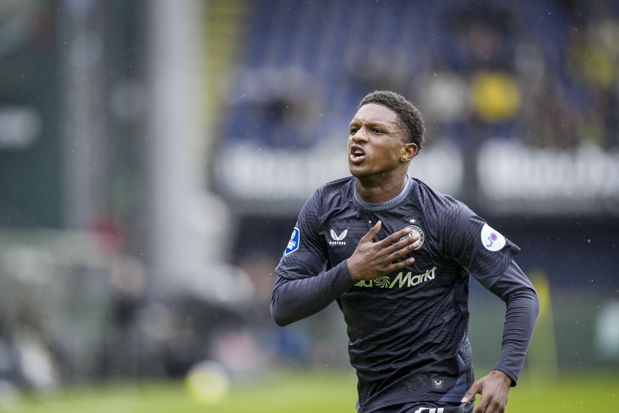 Roma Targeting Feyenoord Right-Back Givairo Read