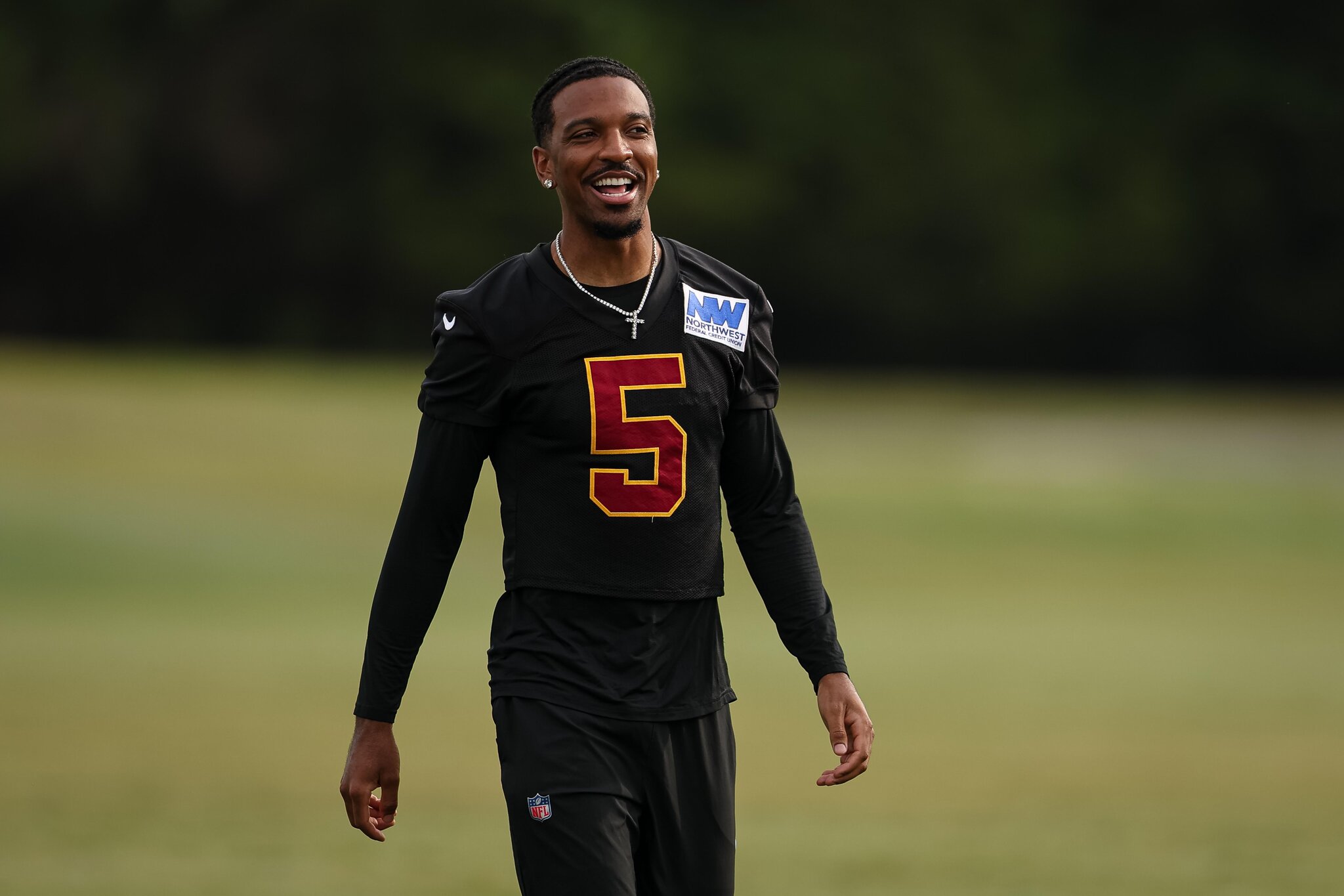 Jayden Daniels’ bizarre LSU beef is petty and sad at the same time