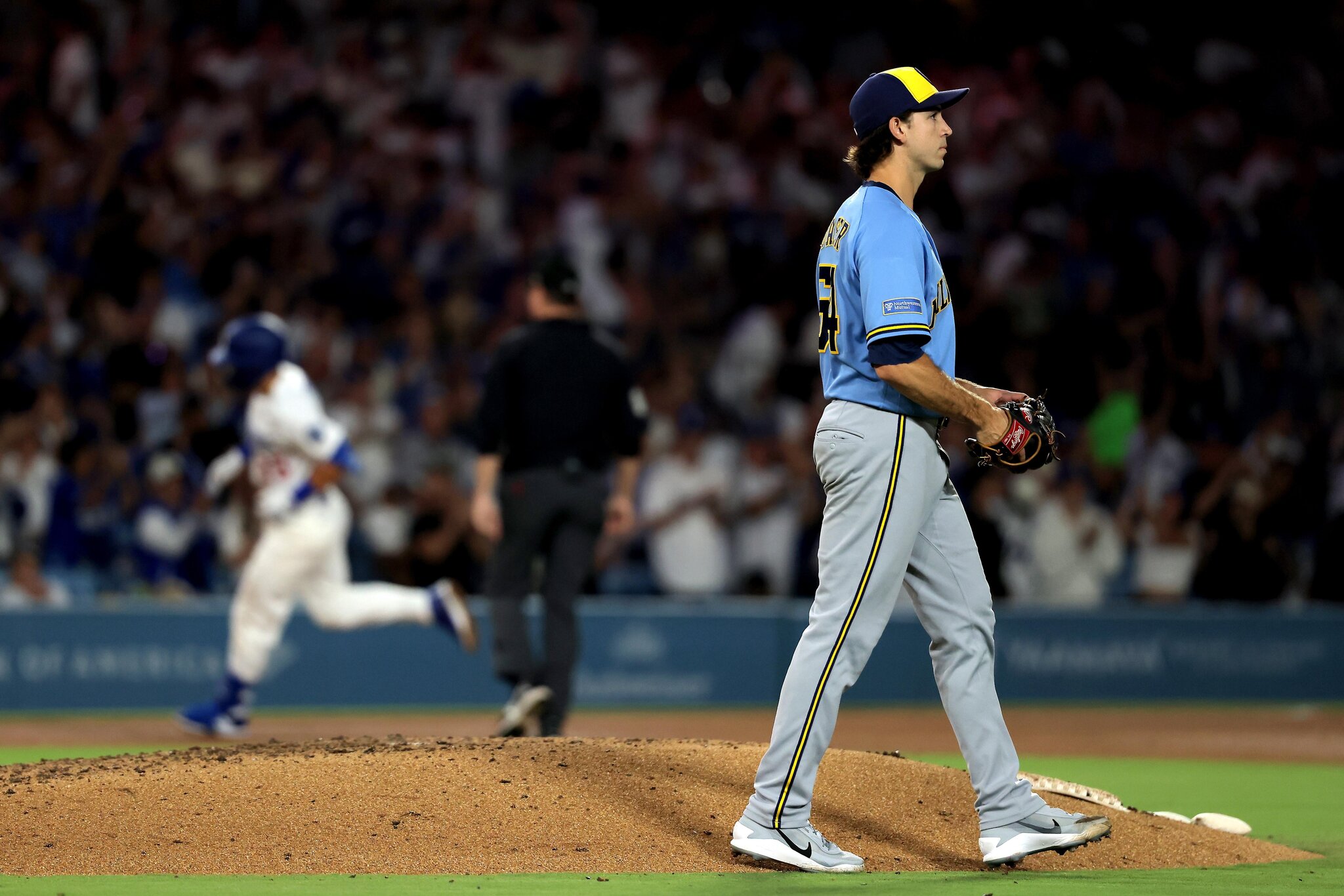Brewers can’t rally in ninth again, lose to Dodgers, 3-1