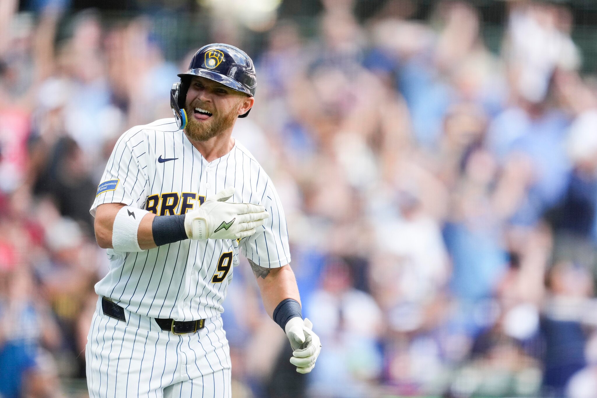 Brewers hold Braves to one run for second straight game, pick up MLB-best 81st win