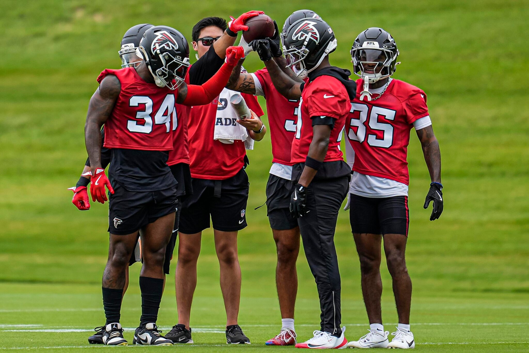 Projecting the Falcons roster heading into training camp