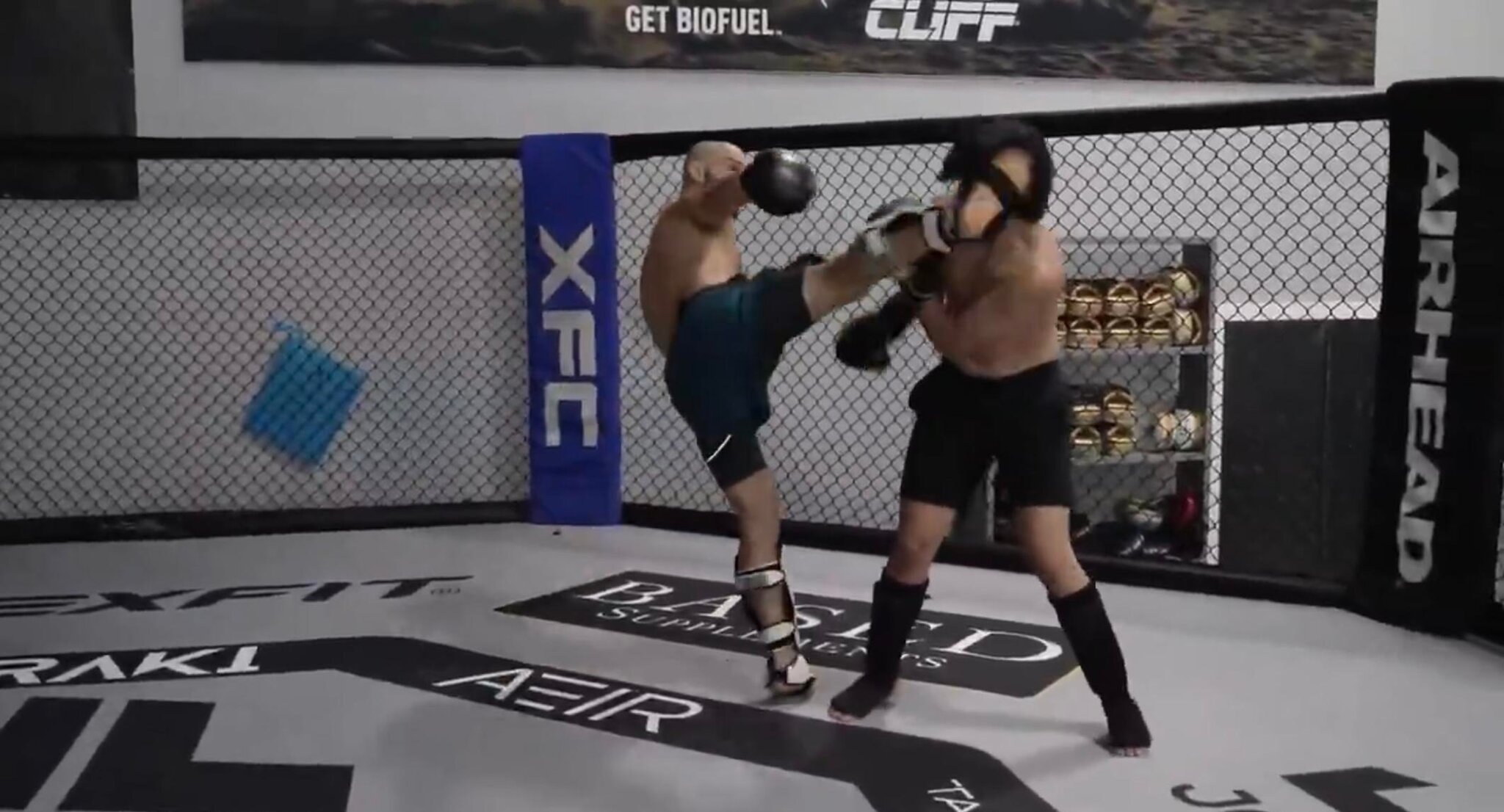 Midnight Mania! Gordon Beats Up Hapless Troll In Viral Video