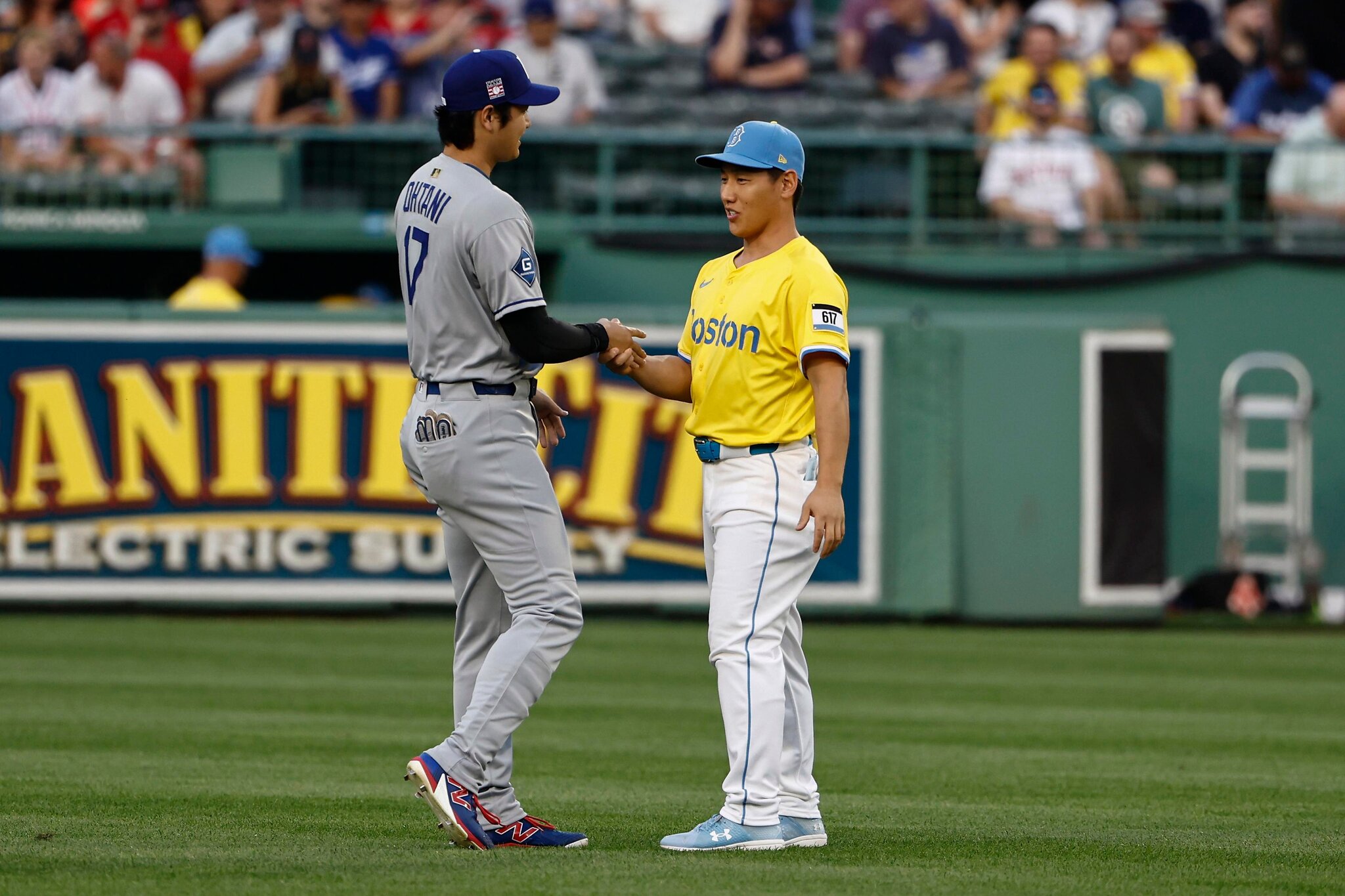 Final series before trade deadline begins in Los Angeles