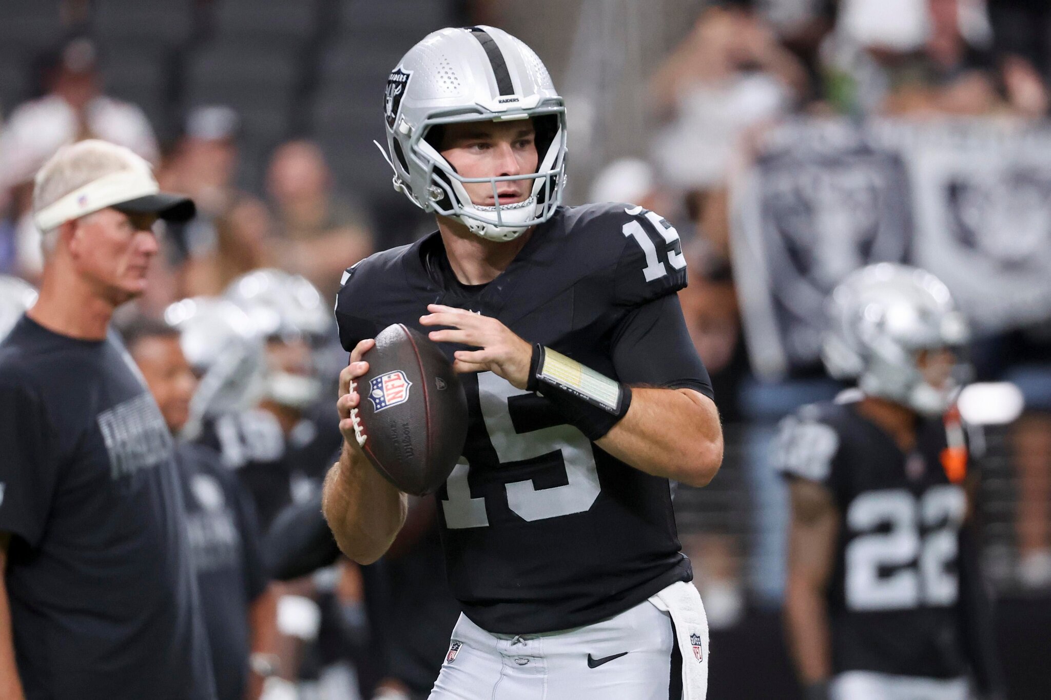 Raiders fans have low confidence that Mendoza starts 10 games