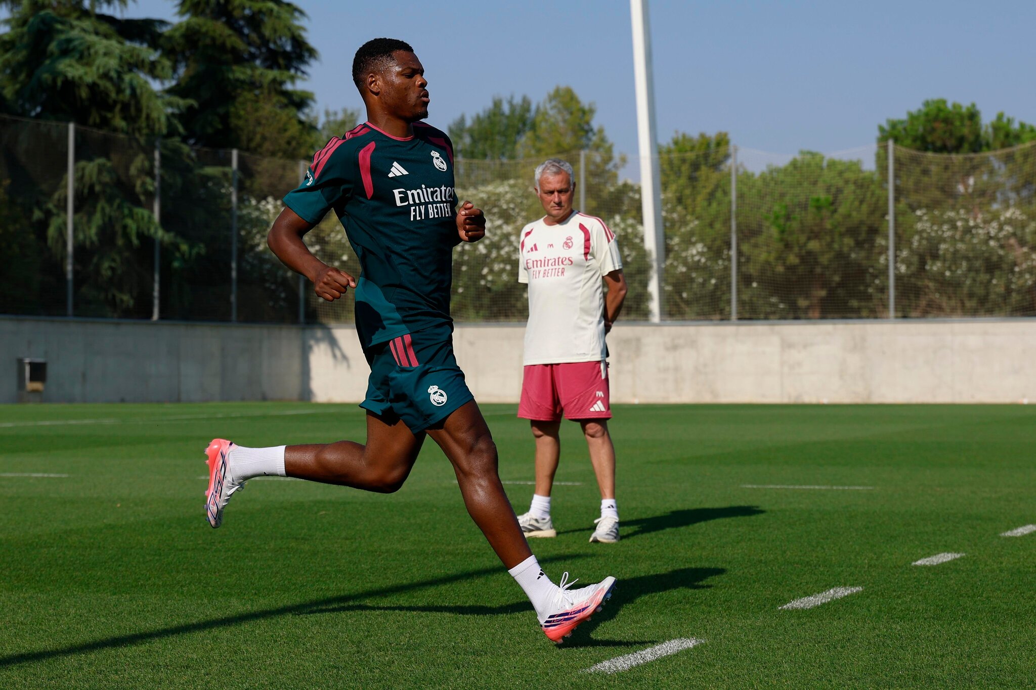 Dumfries: “It is an honor to play for Real Madrid and we are going to make you proud