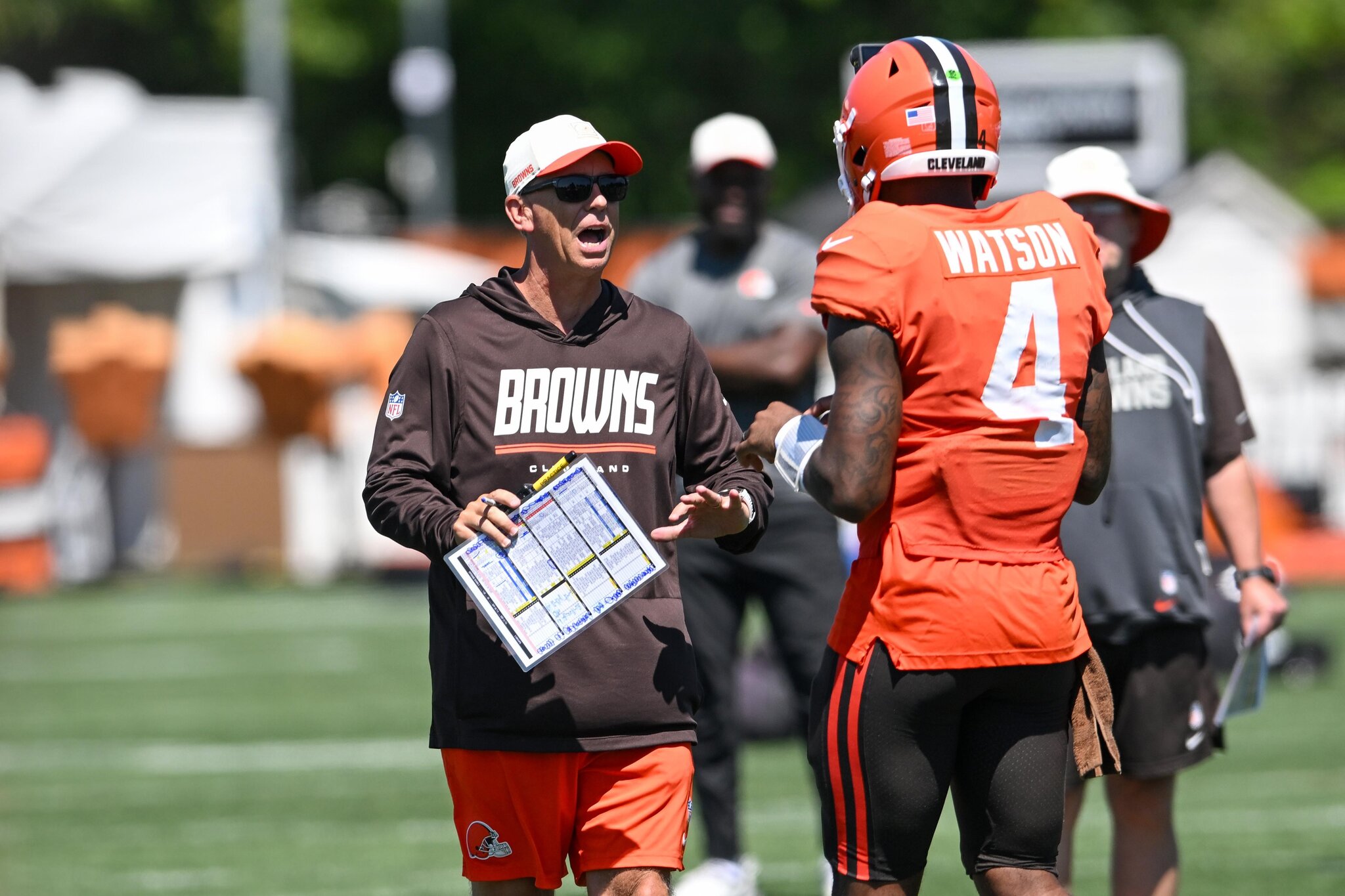 Cleveland Browns HC Todd Monken makes his call for QB1 against the Bears