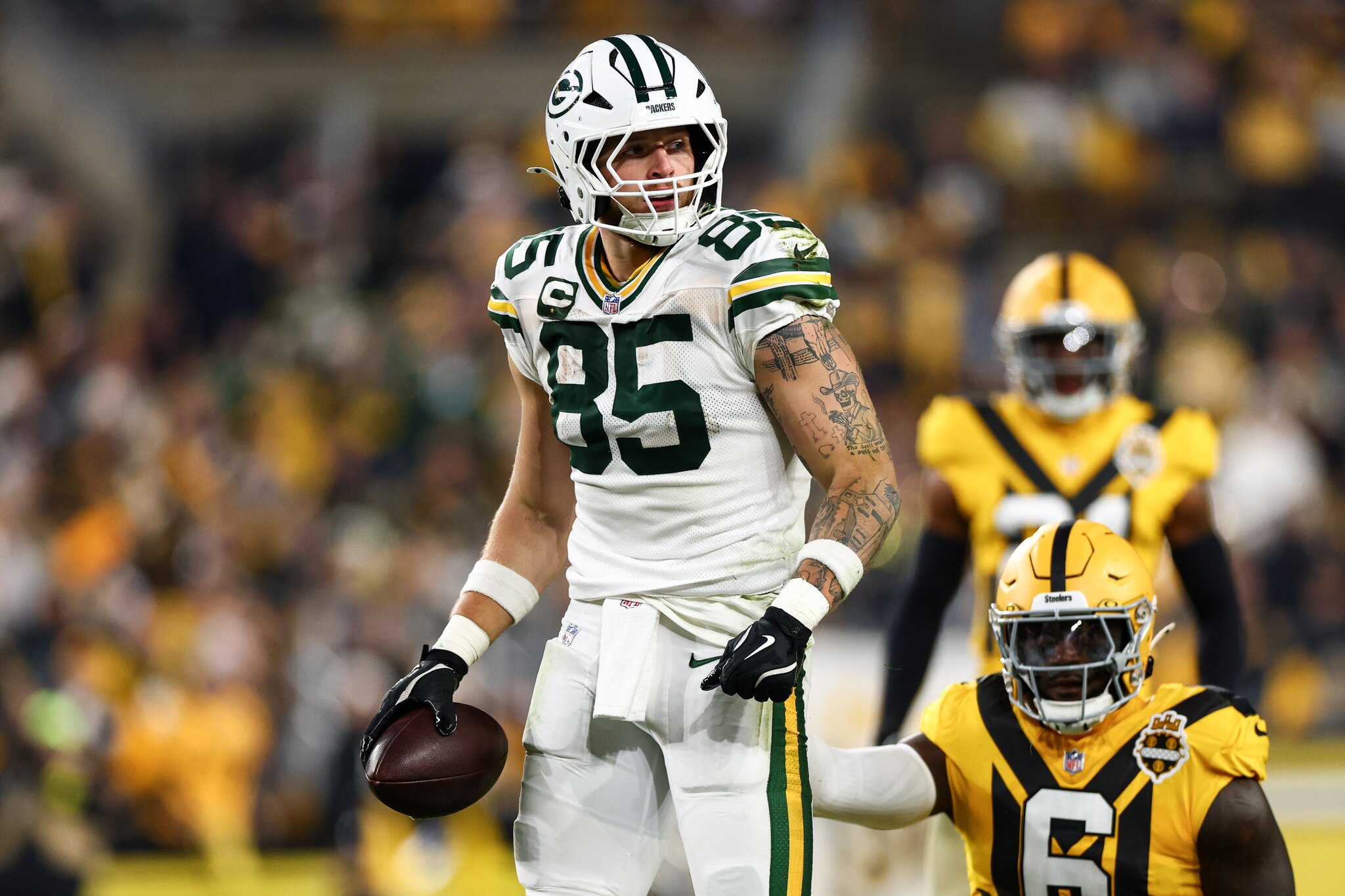 Packers place 6 players on injury lists