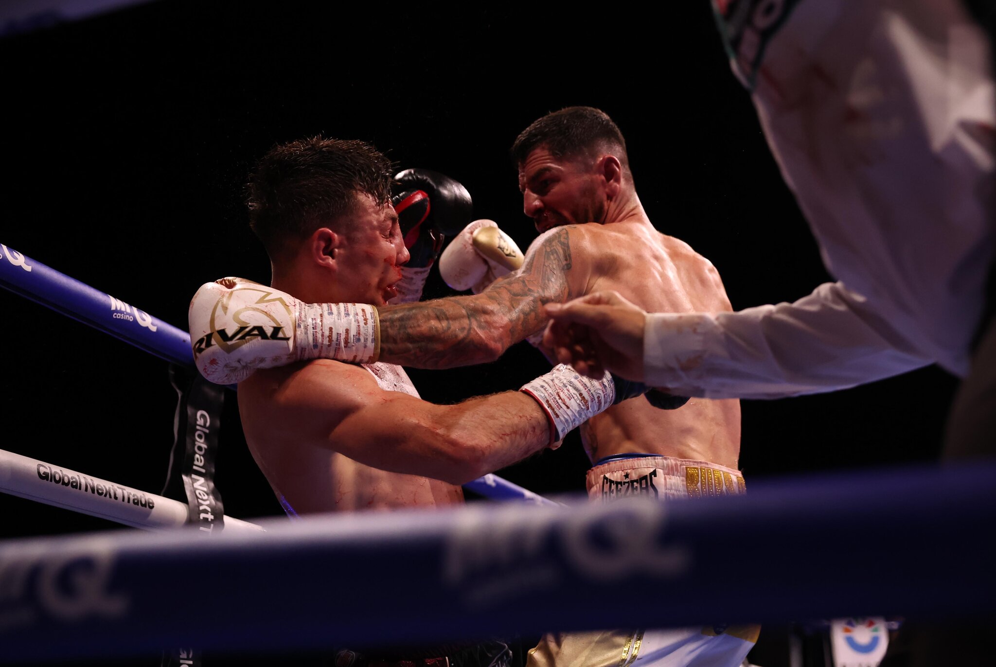 Watch Mark Chamberlain knock out Pierce O’Leary in Fight of the Year thriller!