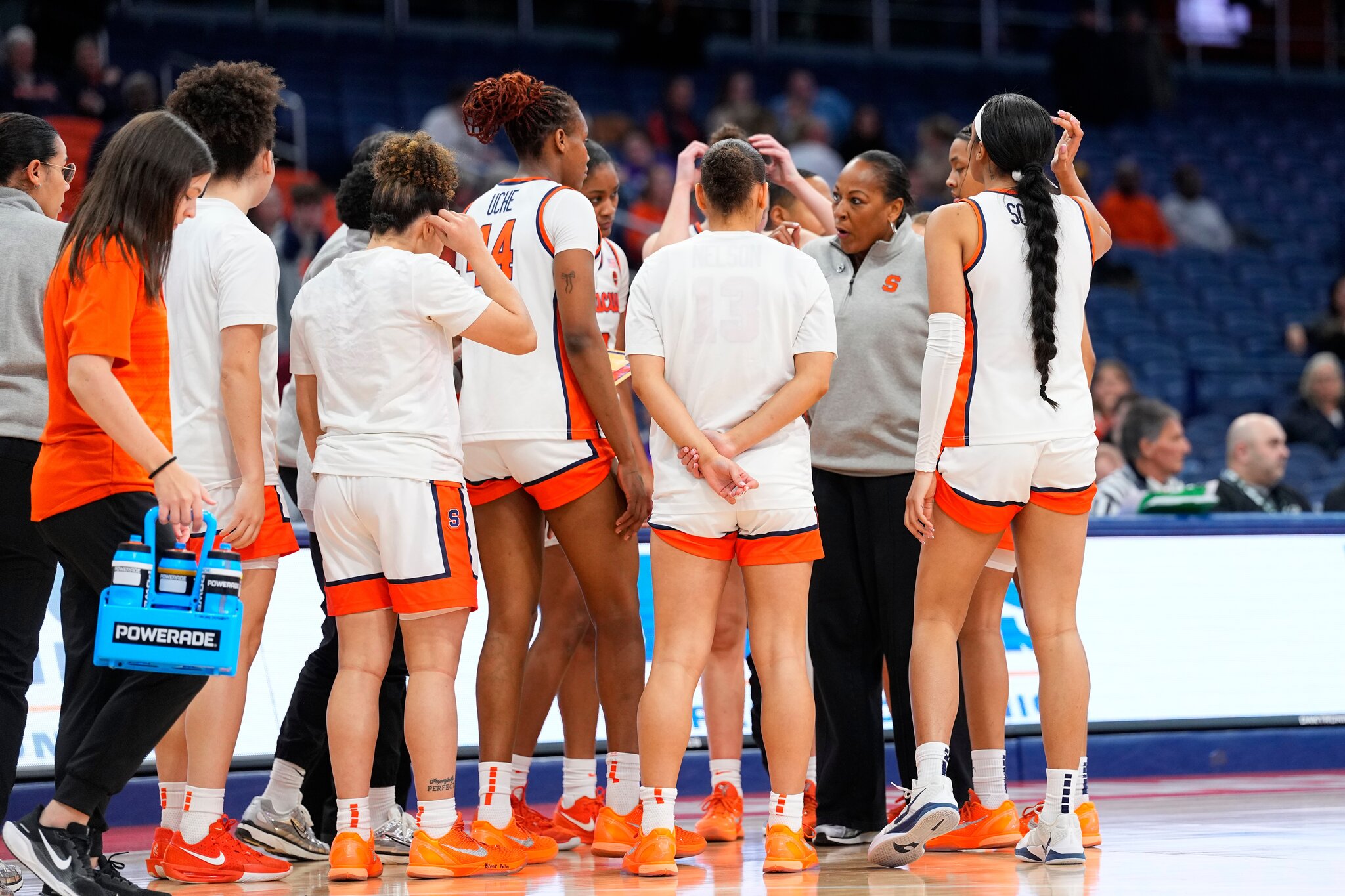 Syracuse and LeMoyne need to schedule more games against each other