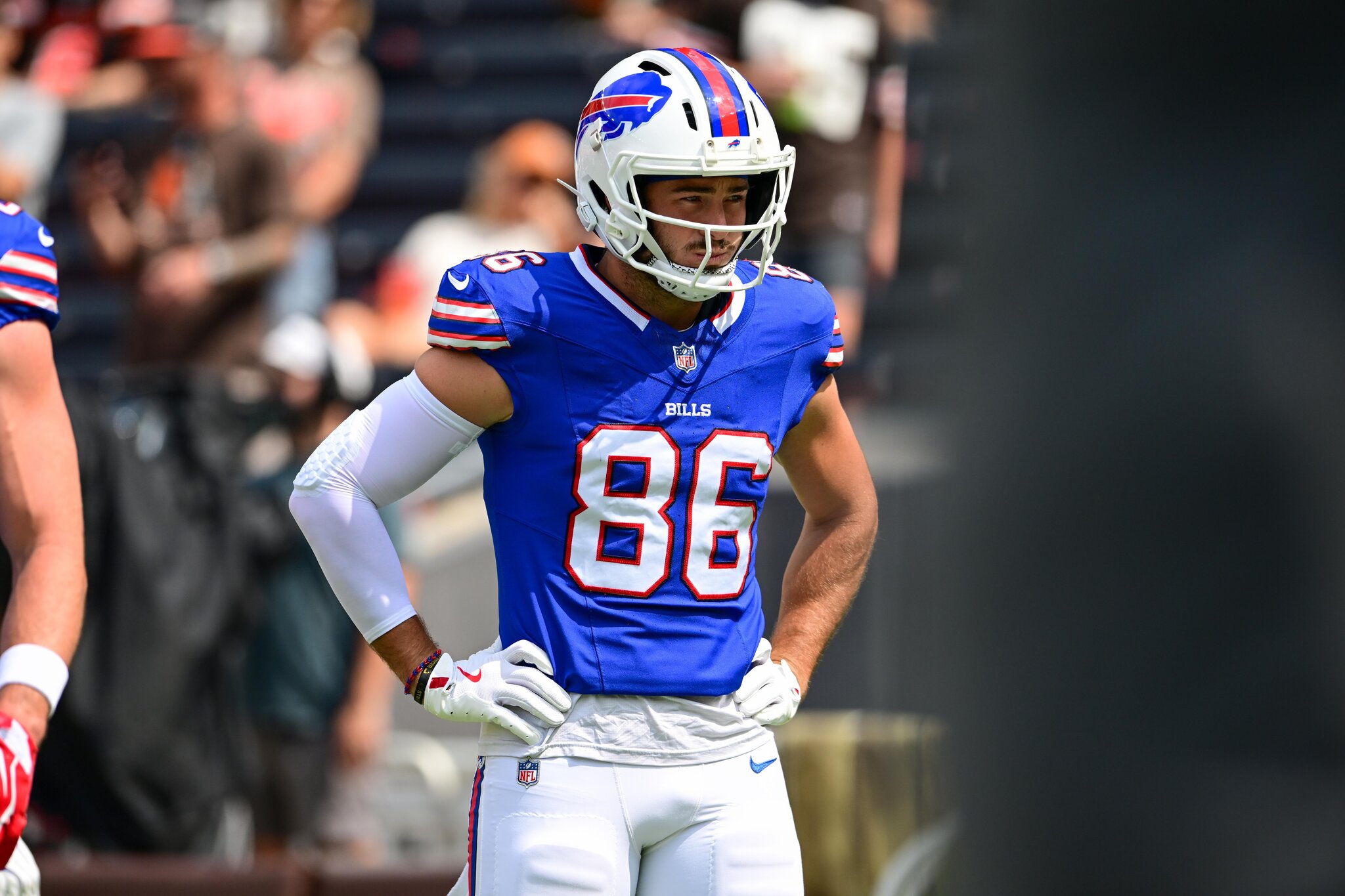 Buffalo Bills TE Dalton Kincaid managing broken pinky finger, per report