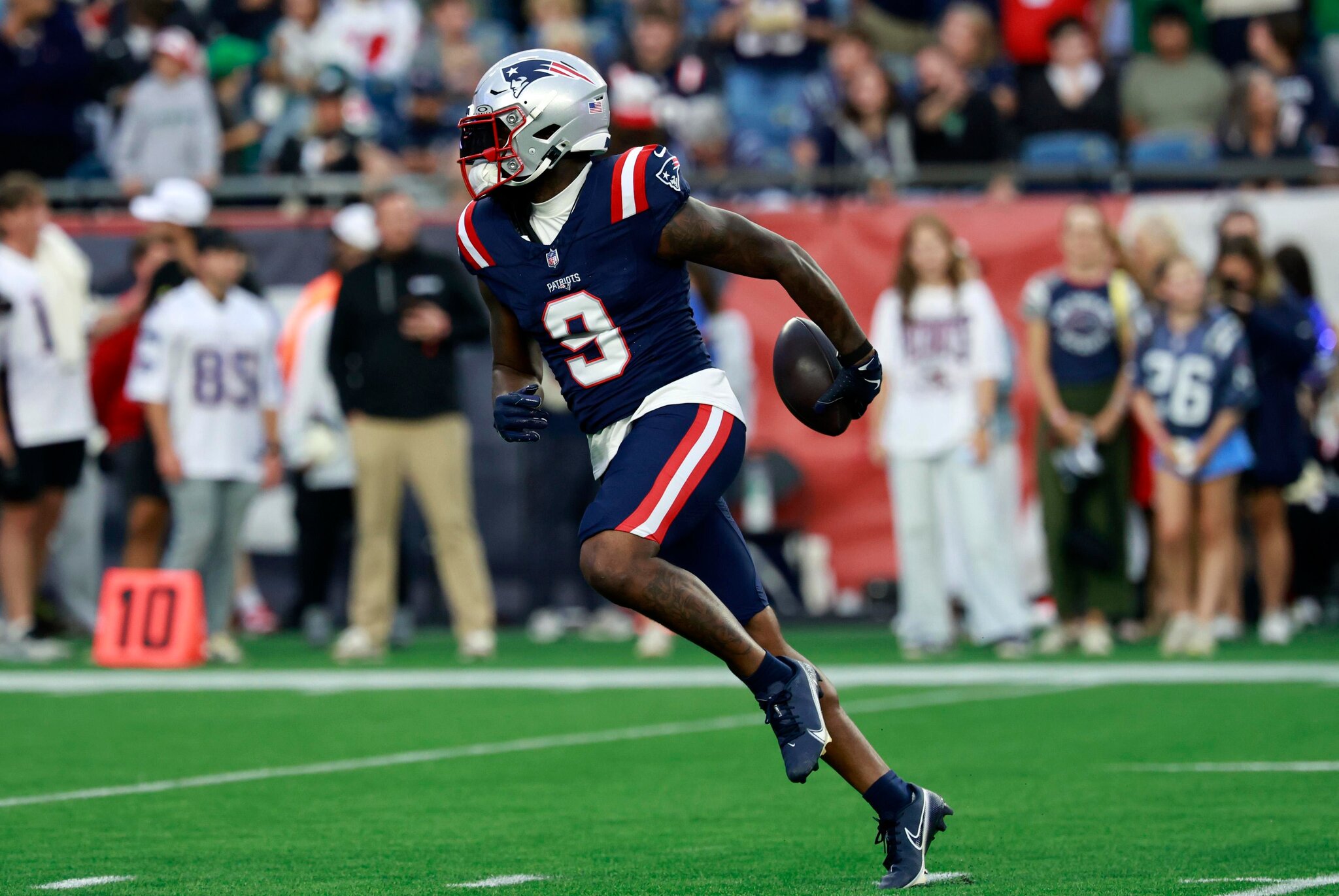 TRADE! Texans trade for Patriots WR Kayshon Boutte