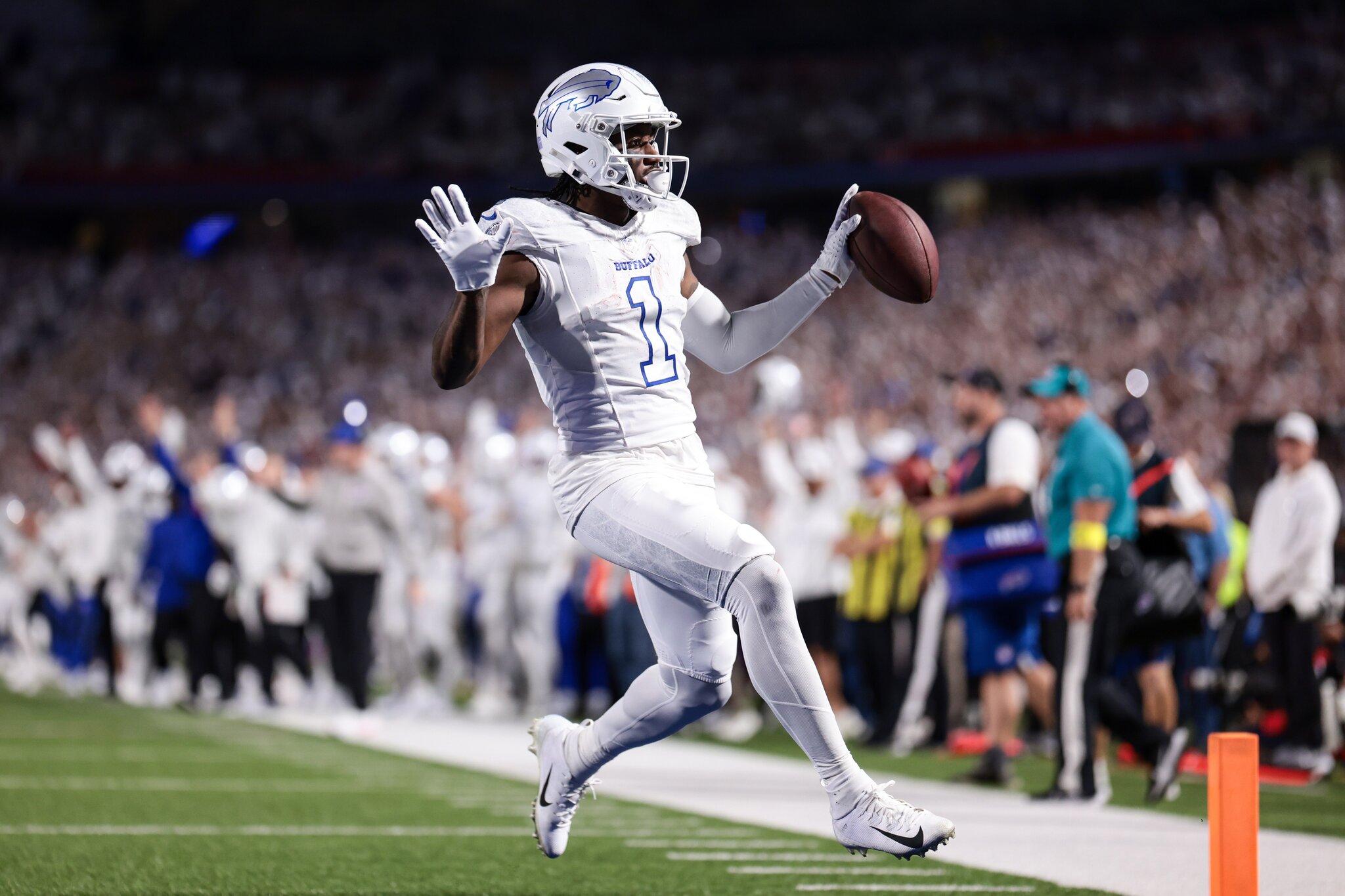 Explaining the NFL rules for alternate uniforms and helmets
